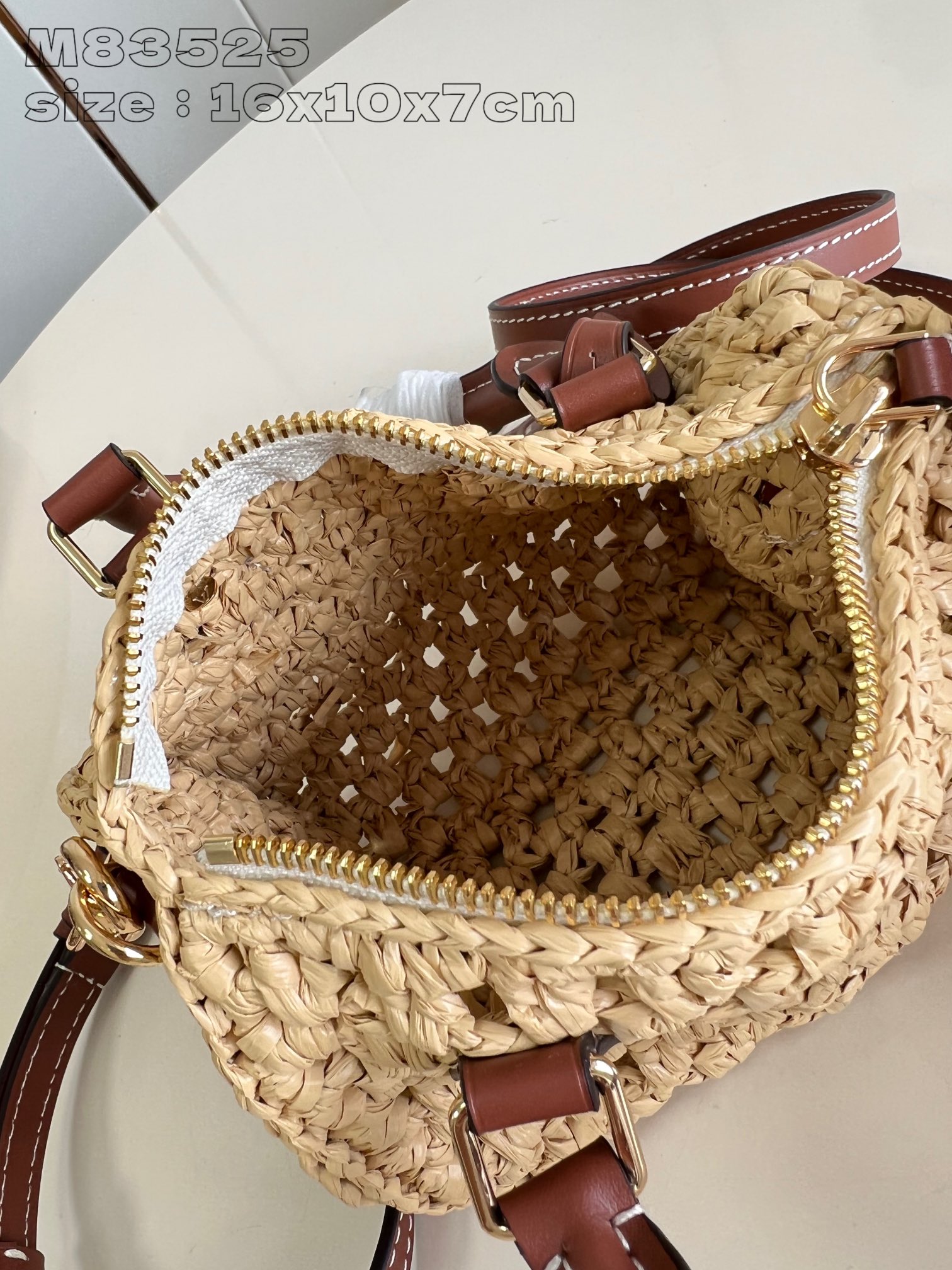 LOUIS VUITTON 2410LV002 