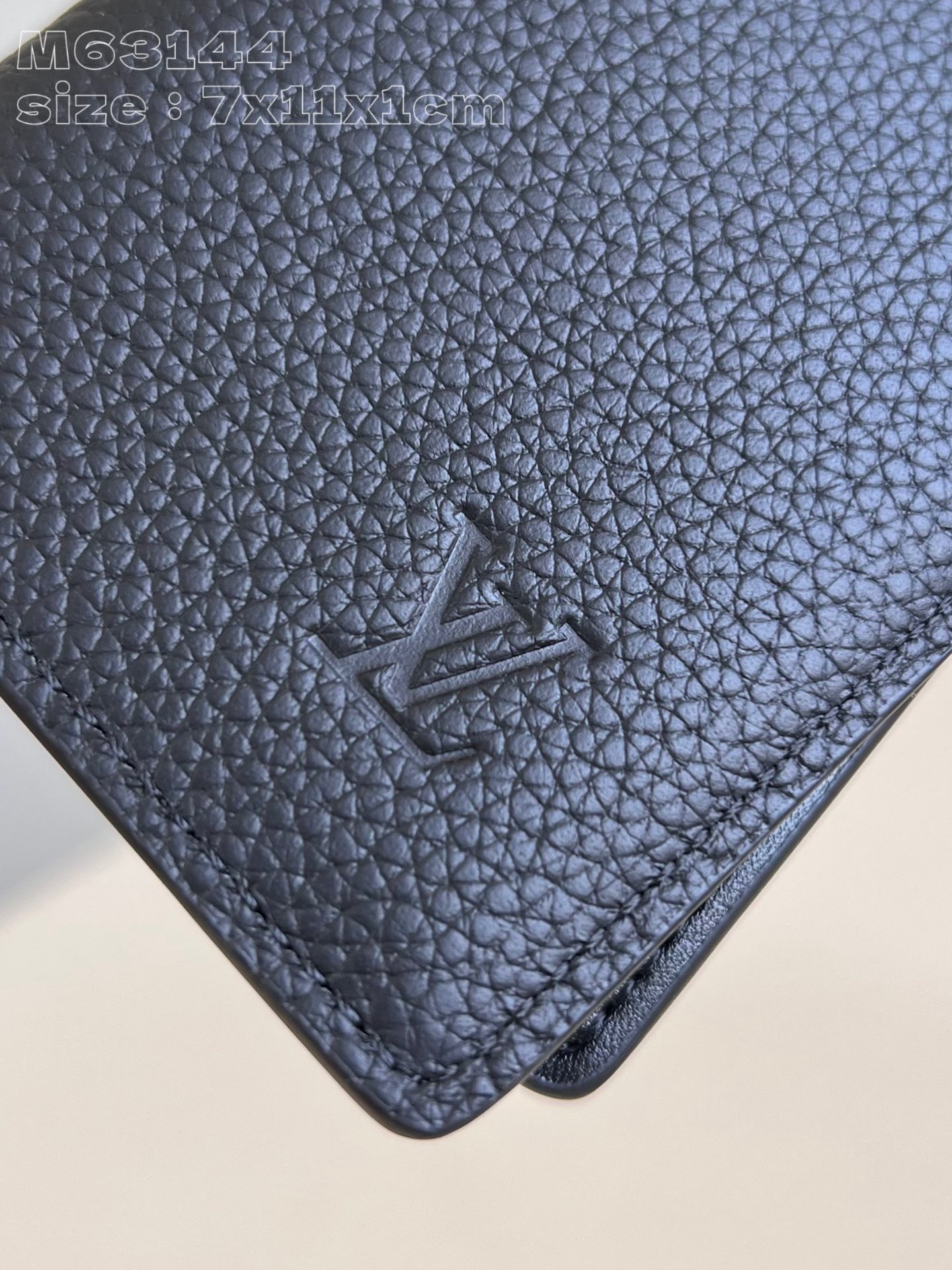 LOUIS VUITTON 2410LV003 