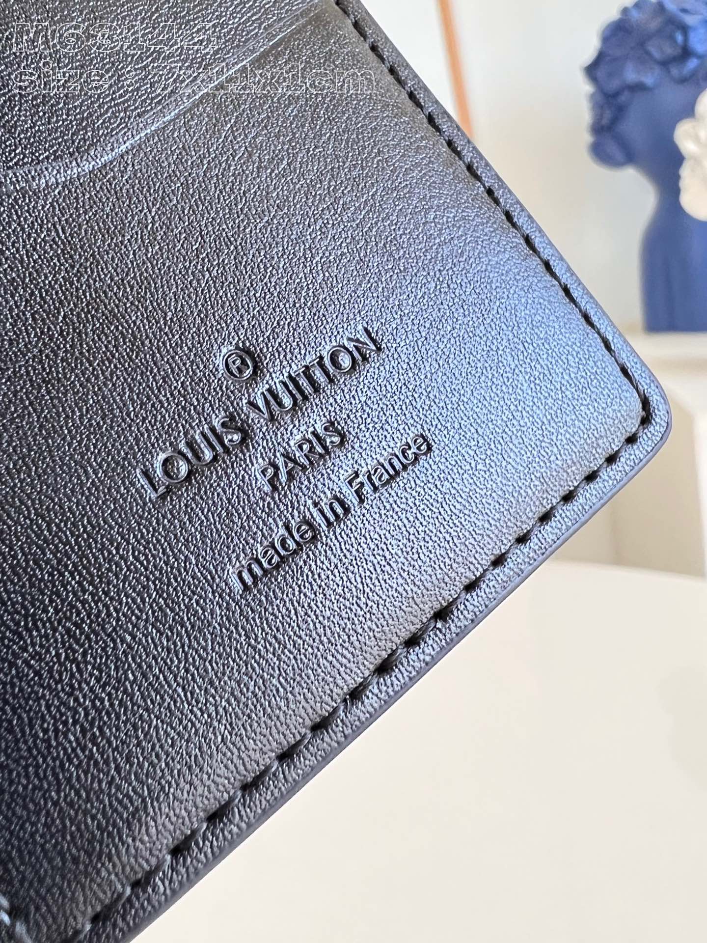 LOUIS VUITTON 2410LV003 