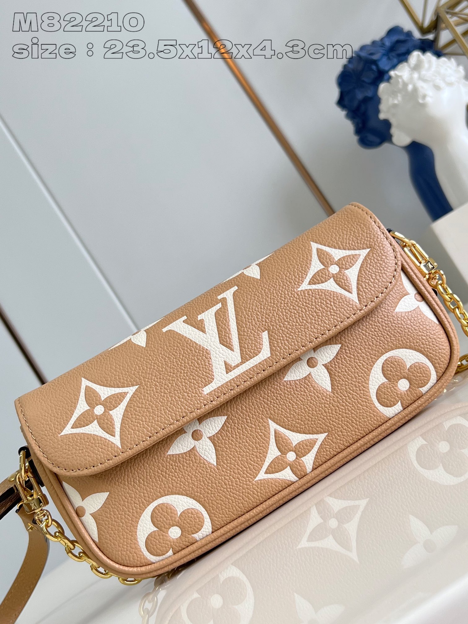 LOUIS VUITTON 2410LV006 