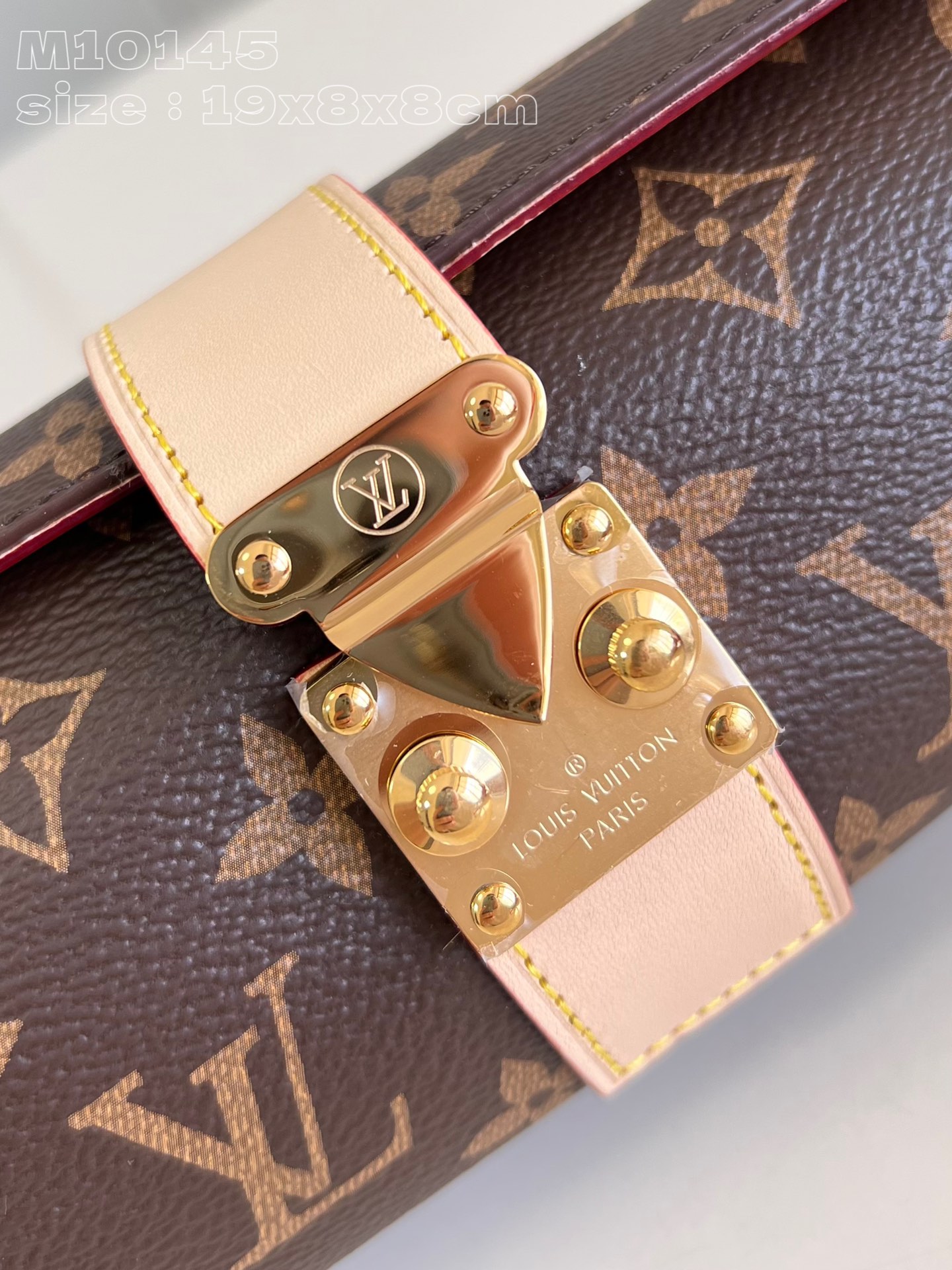 LOUIS VUITTON 2410LV015 