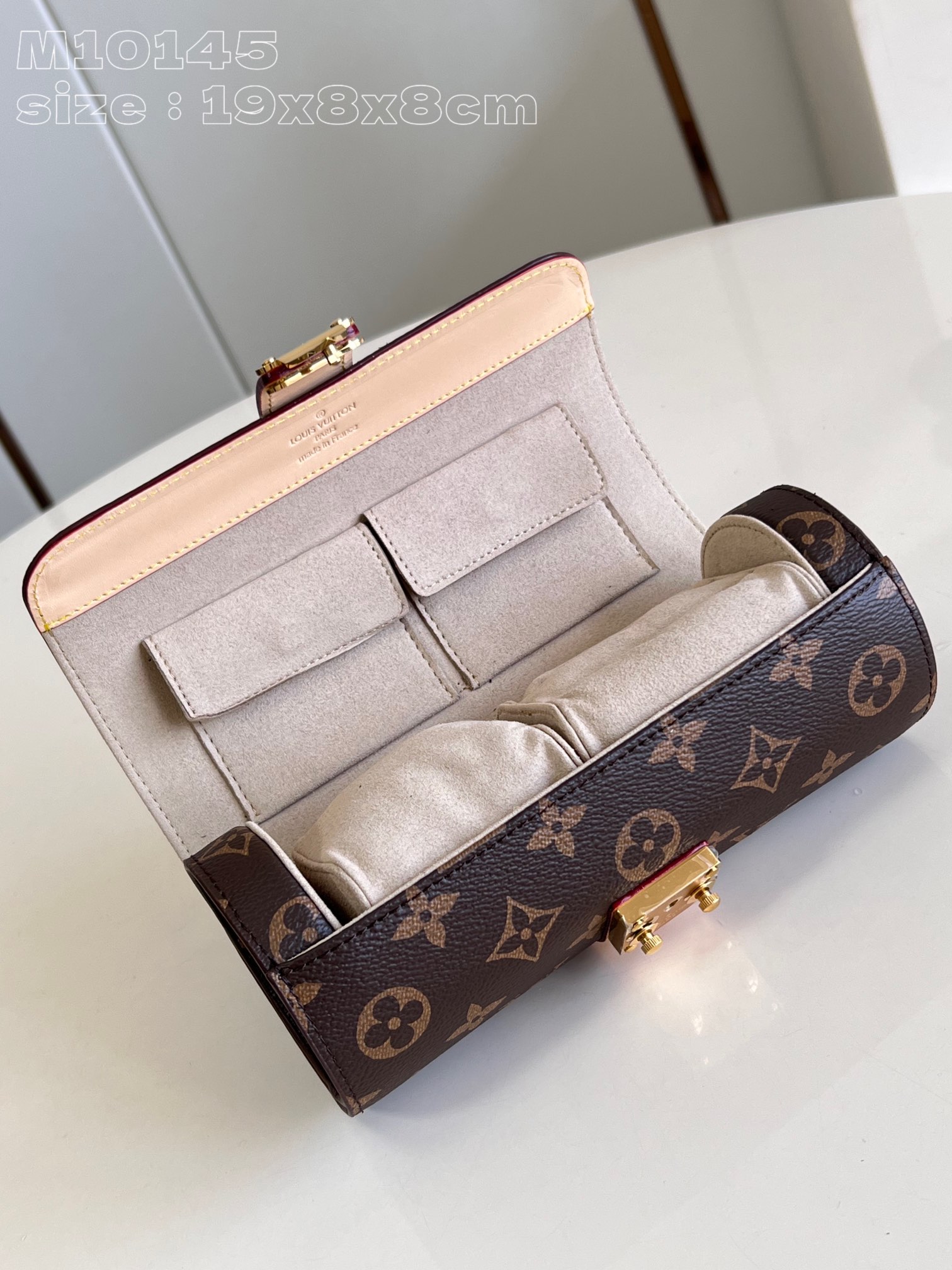 LOUIS VUITTON 2410LV015 