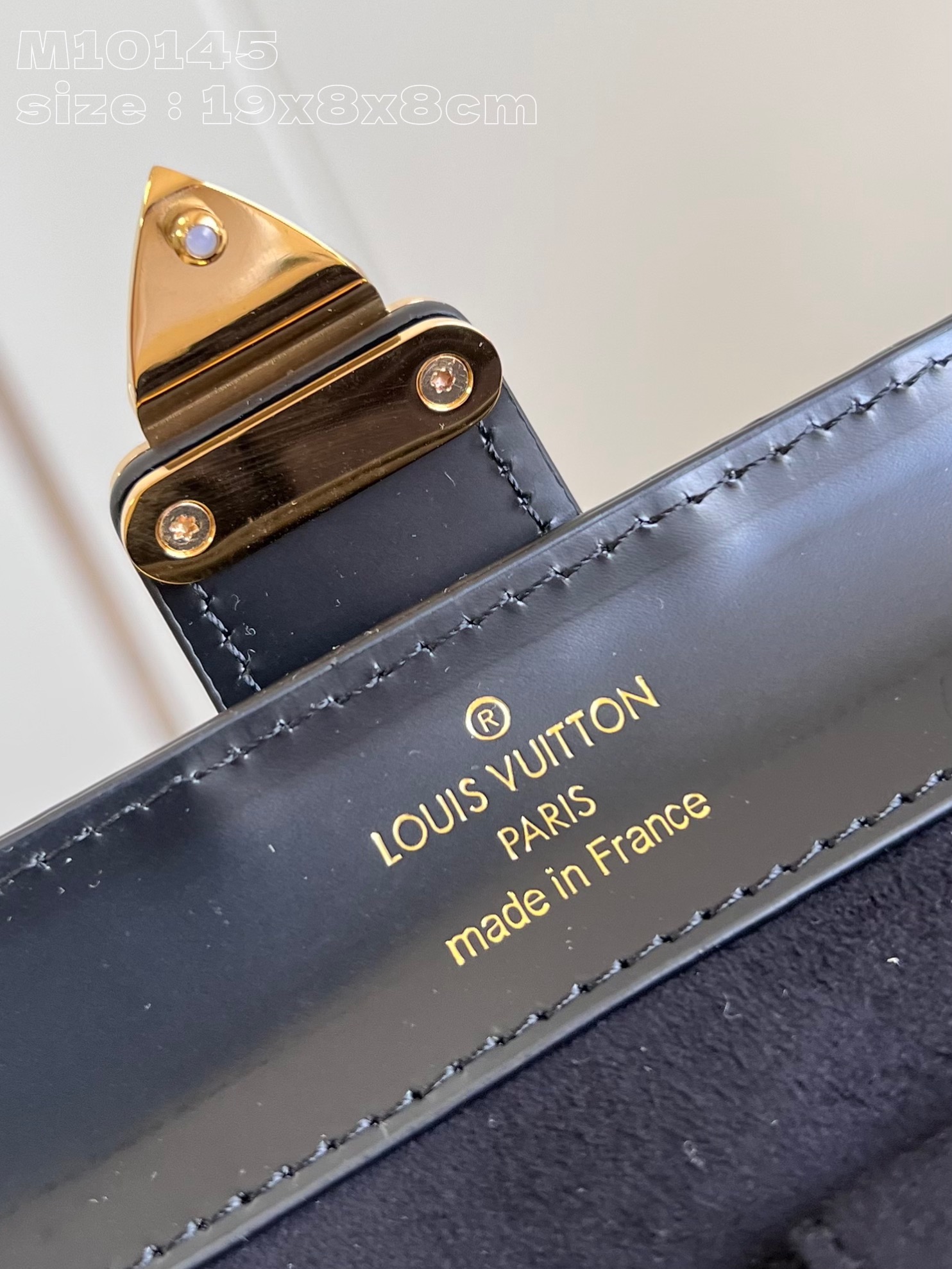 LOUIS VUITTON 2410LV017 