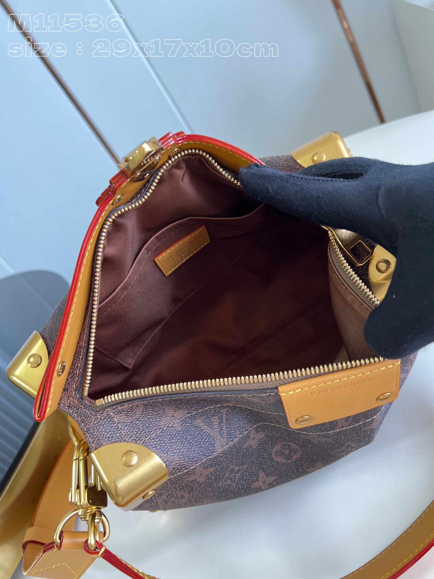 LOUIS VUITTON 2410LV022 