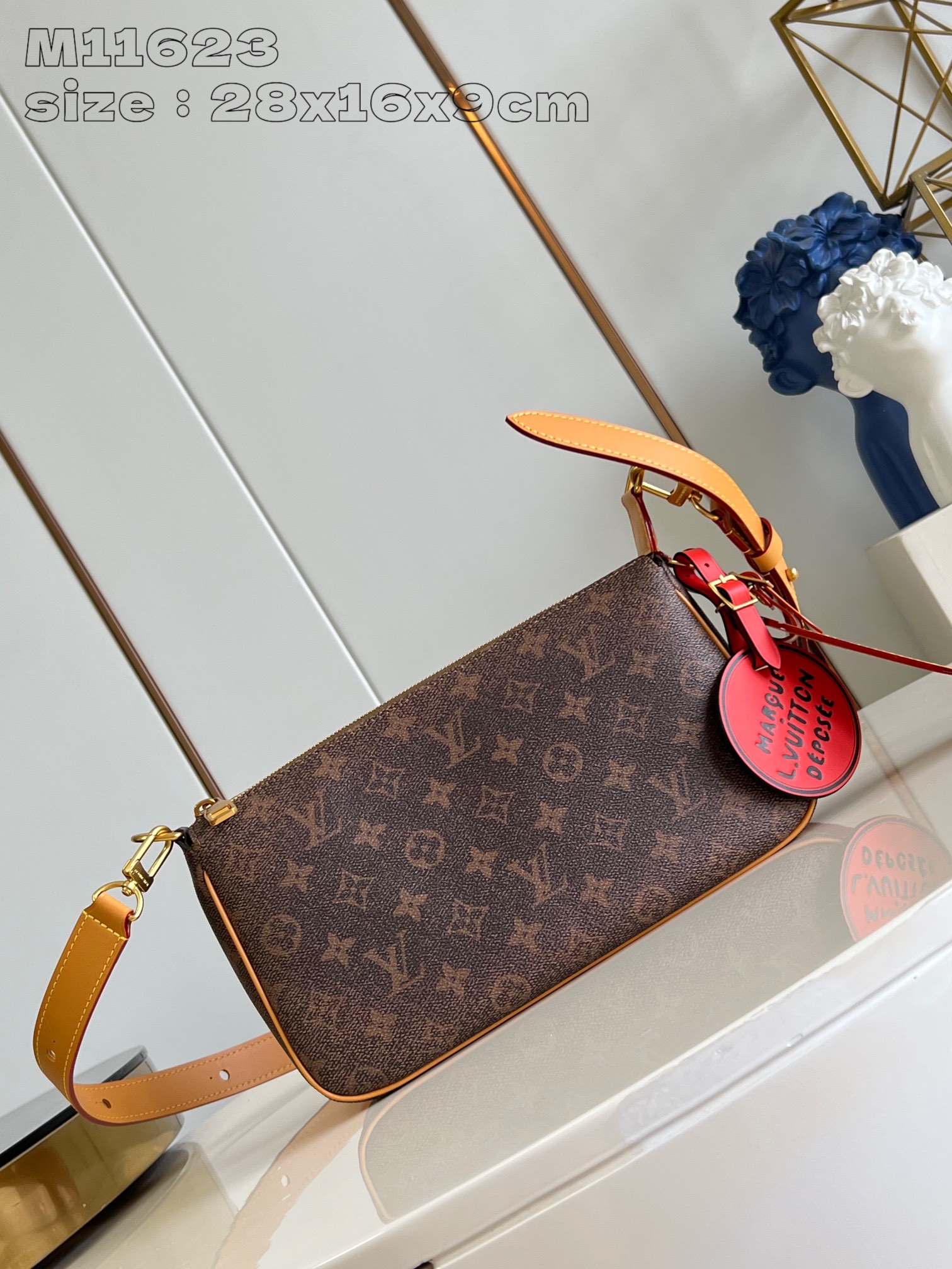 LOUIS VUITTON 2410LV027 