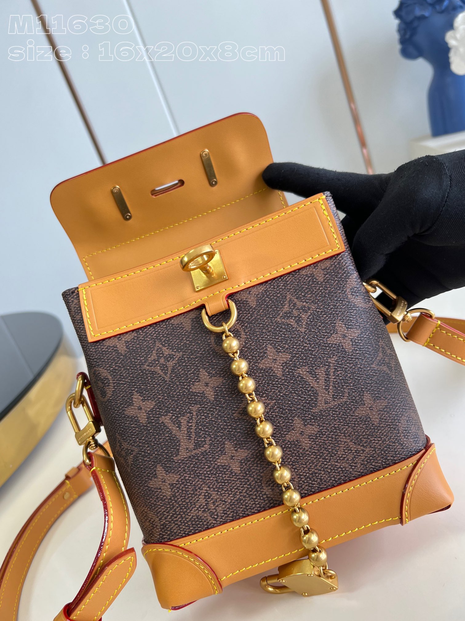 LOUIS VUITTON 2410LV028 