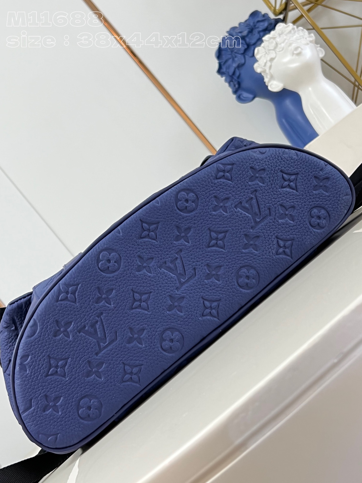 LOUIS VUITTON 2410LV029 