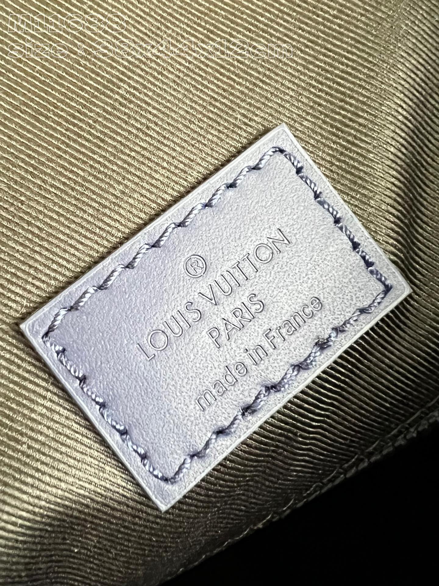 LOUIS VUITTON 2410LV029 