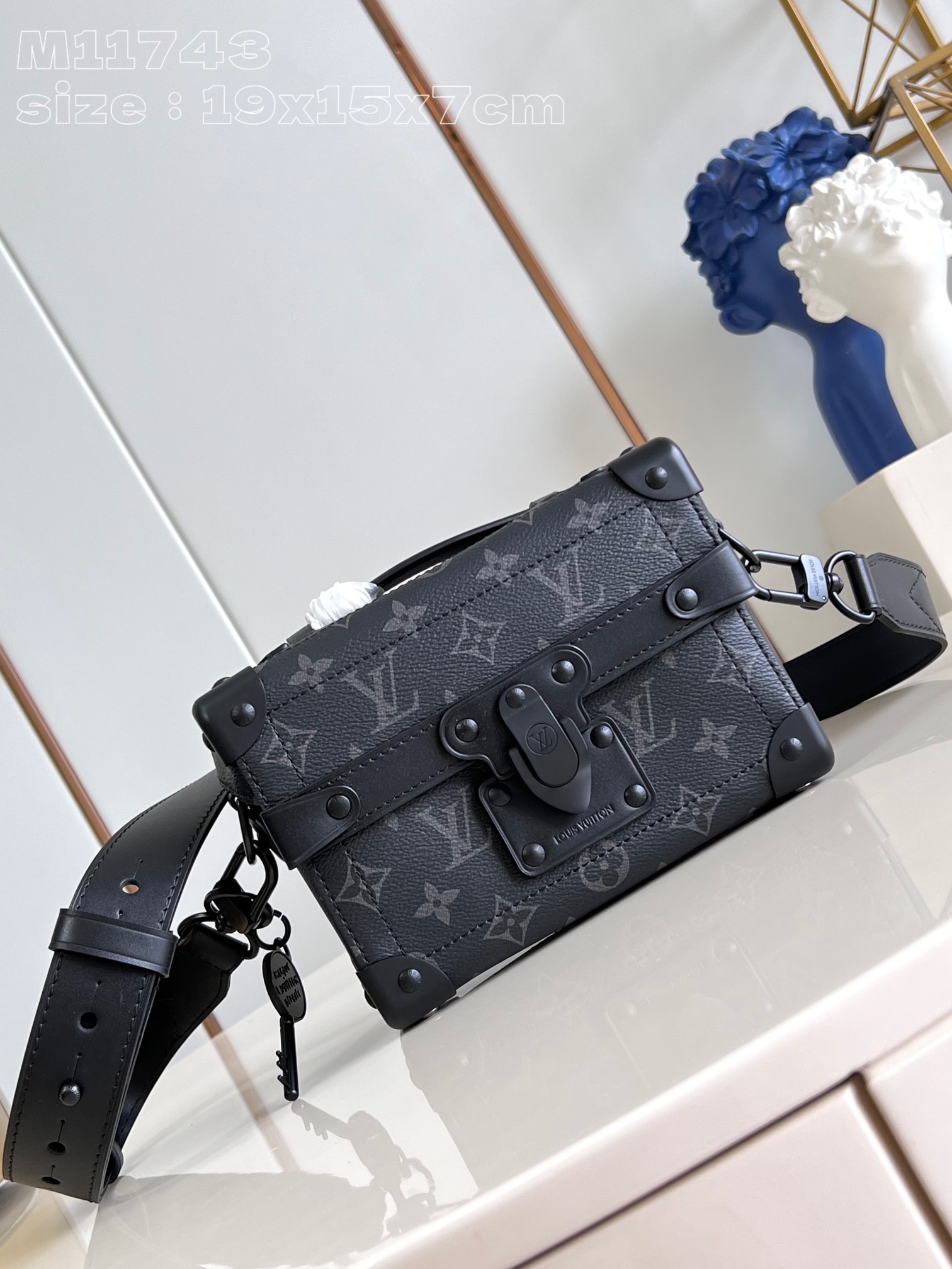 LOUIS VUITTON 2410LV032 