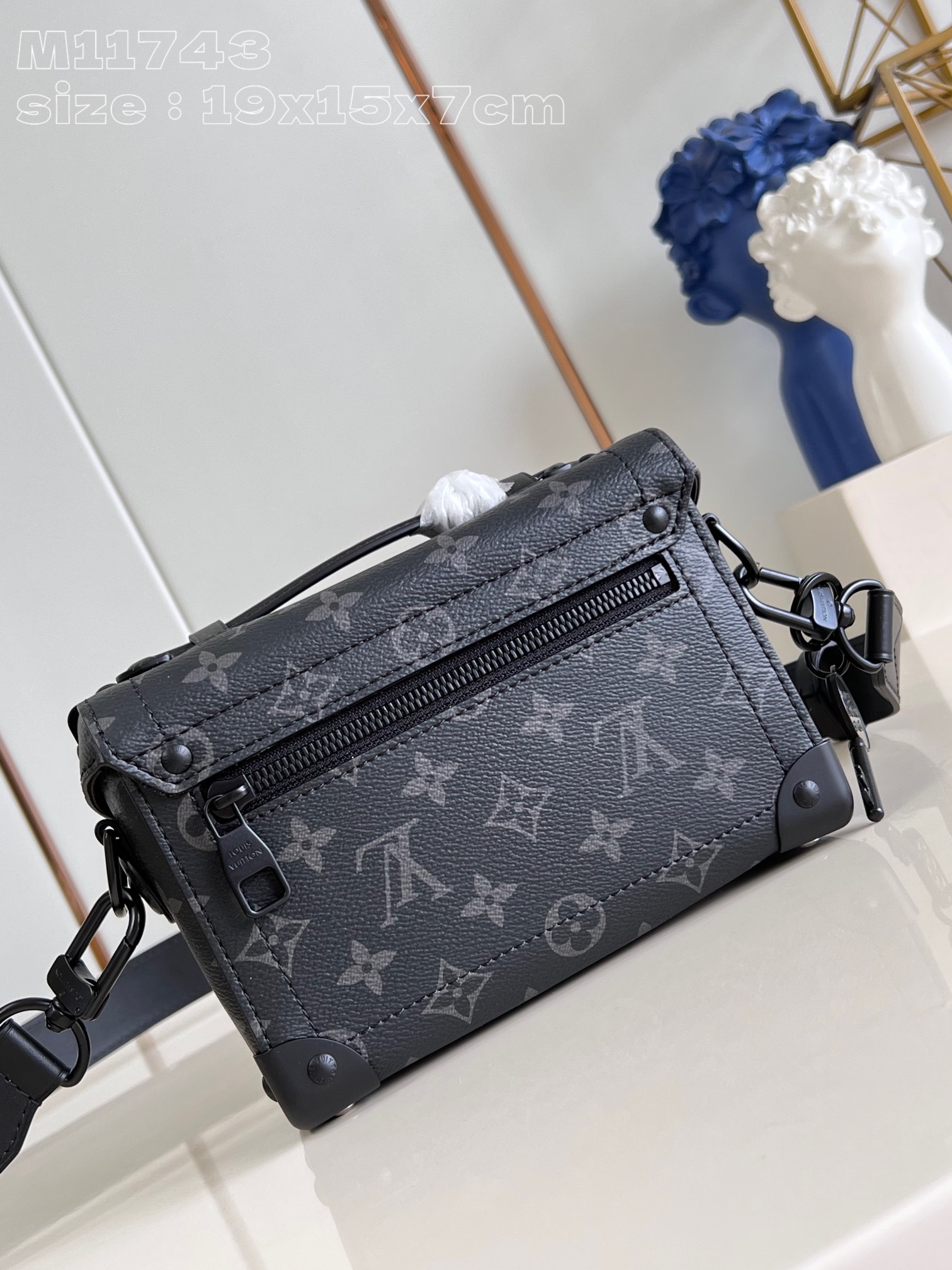 LOUIS VUITTON 2410LV032 