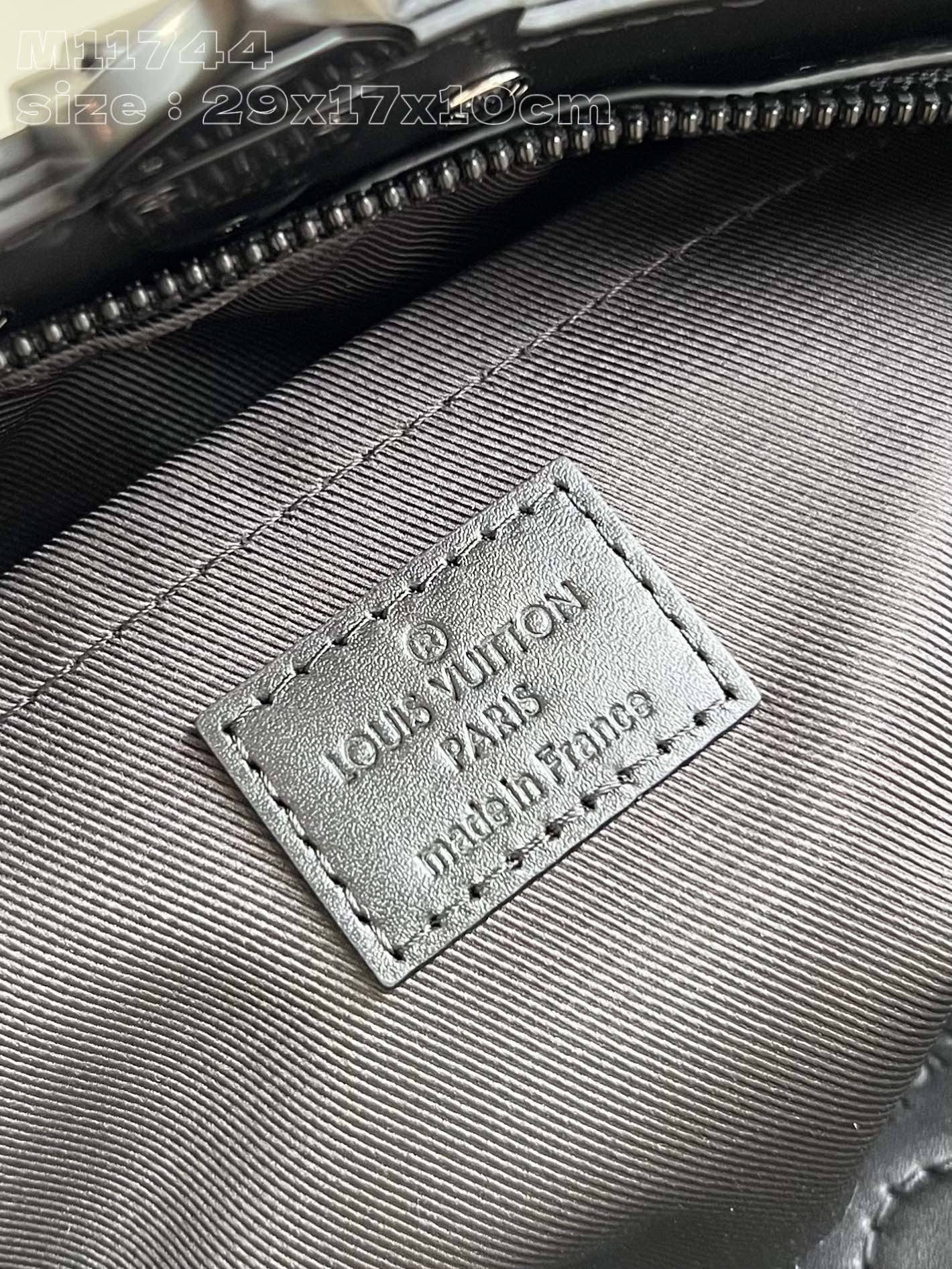 LOUIS VUITTON 2410LV033 