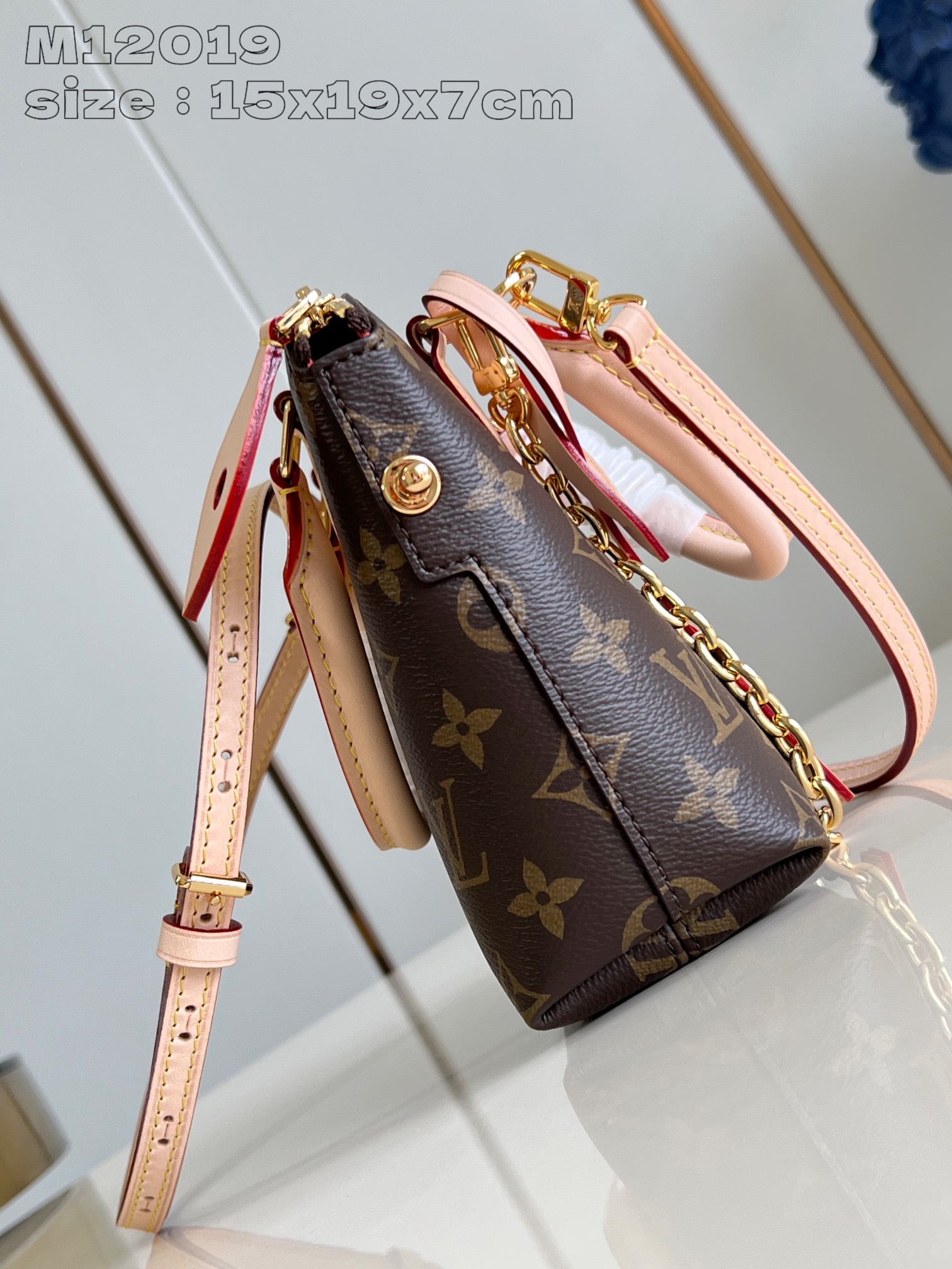 LOUIS VUITTON 2410LV034 