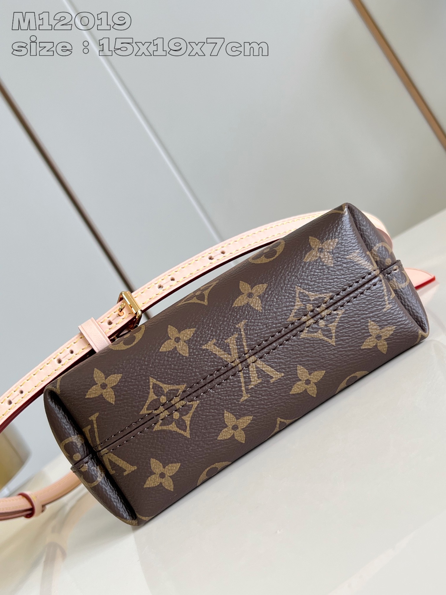 LOUIS VUITTON 2410LV034 