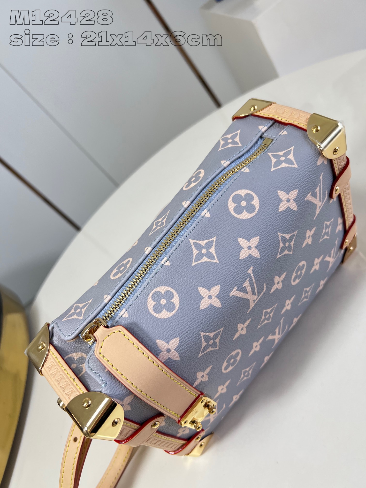 LOUIS VUITTON 2410LV036 