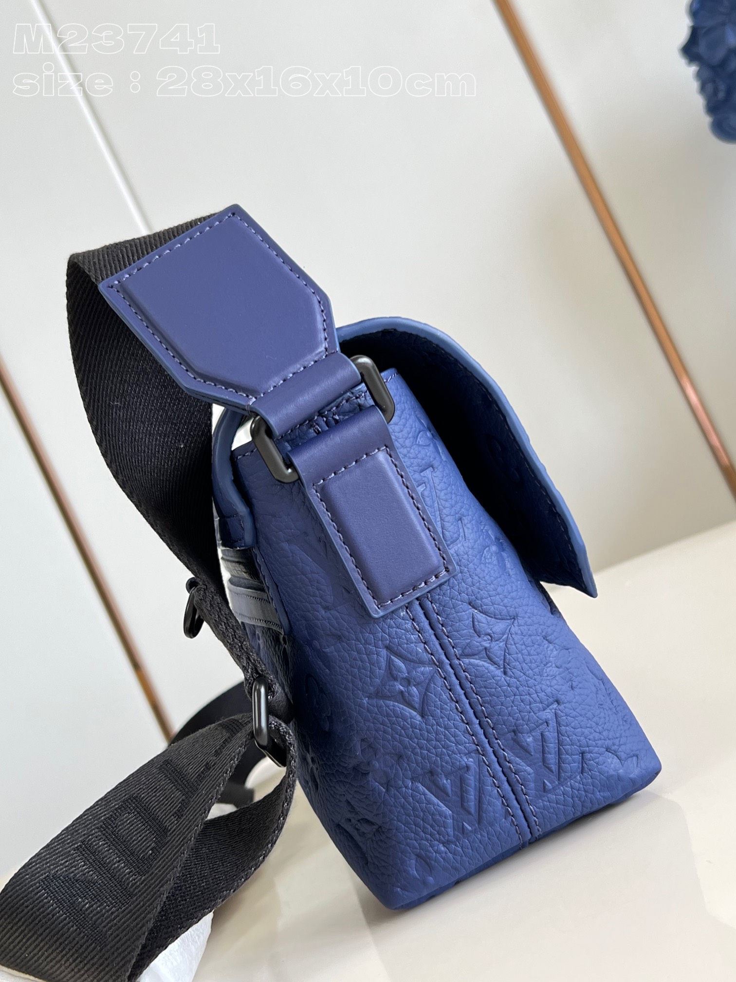 LOUIS VUITTON 2410LV045 