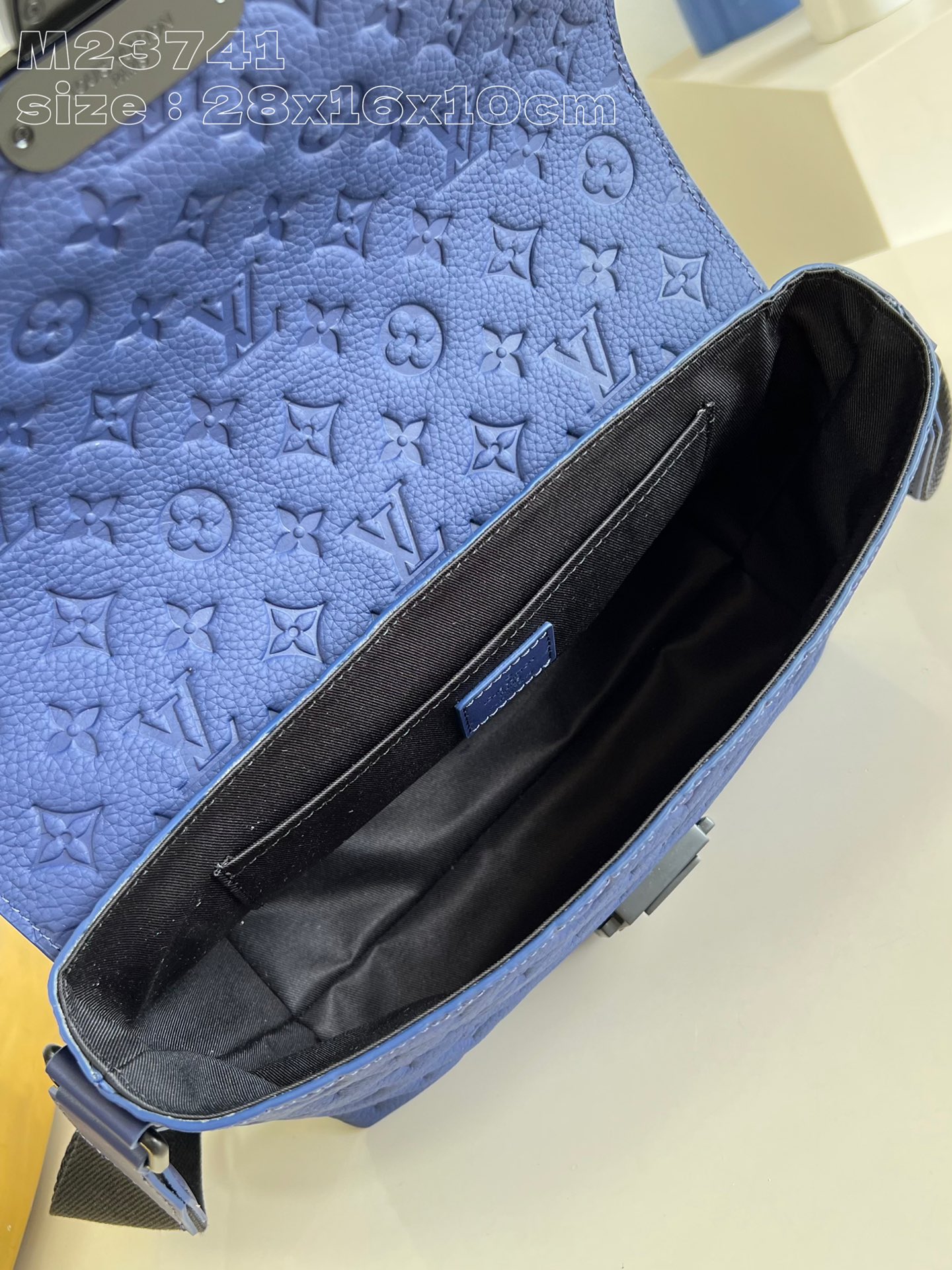 LOUIS VUITTON 2410LV045 