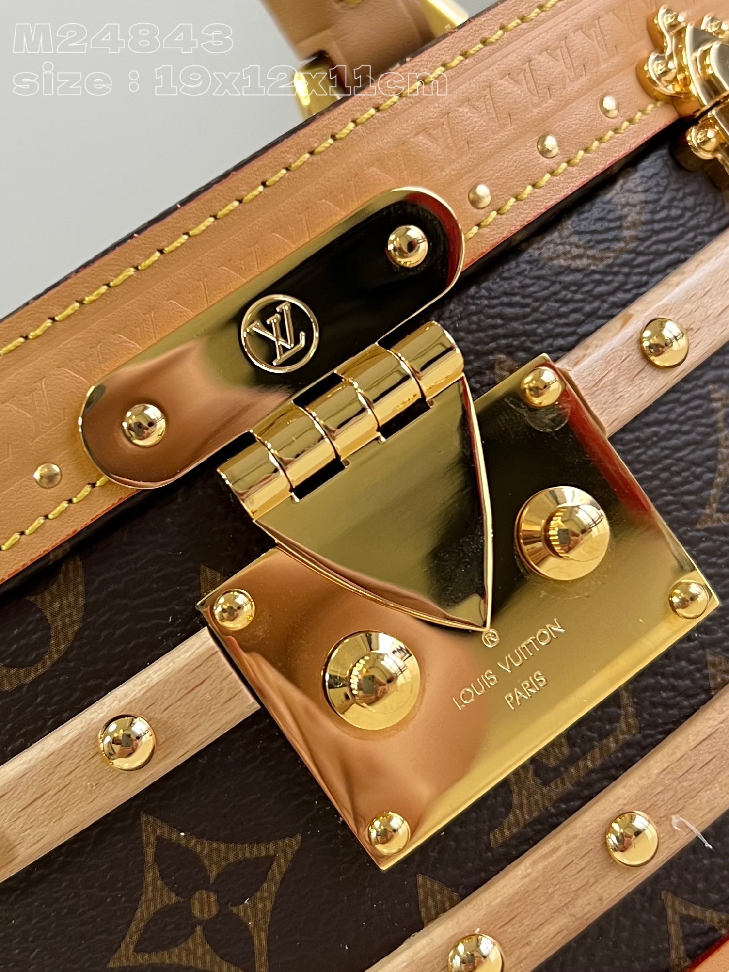 LOUIS VUITTON 2410LV052 