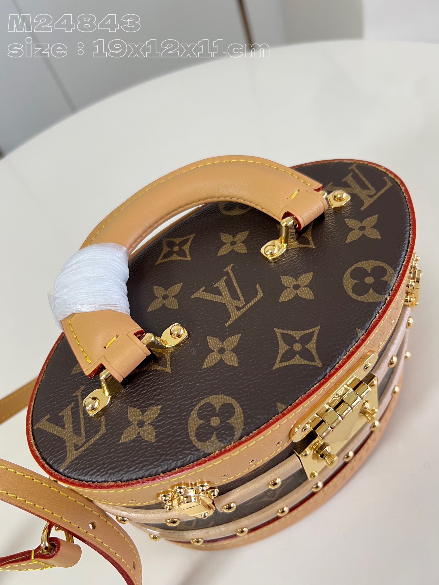 LOUIS VUITTON 2410LV052 