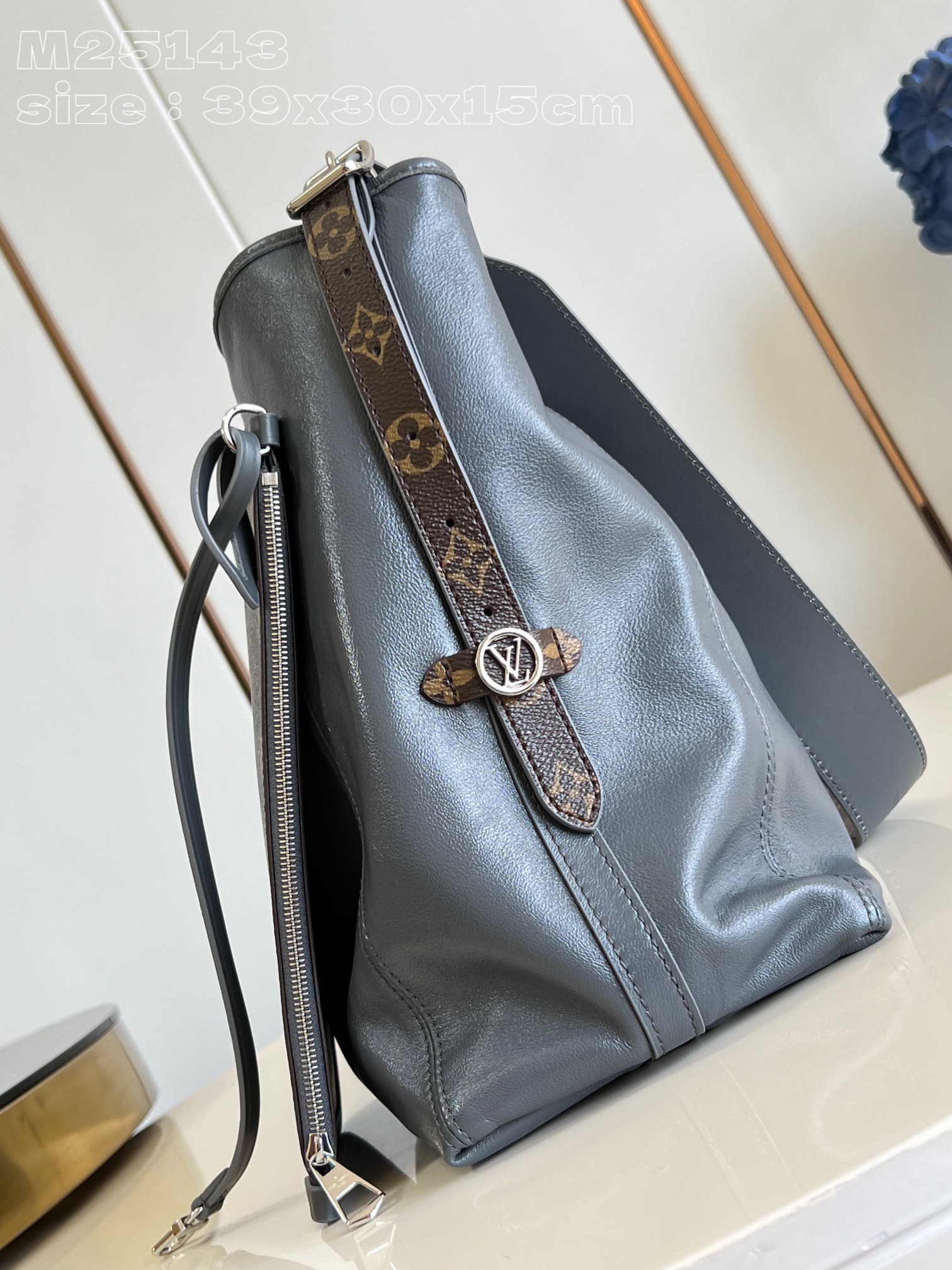 LOUIS VUITTON 2410LV055 