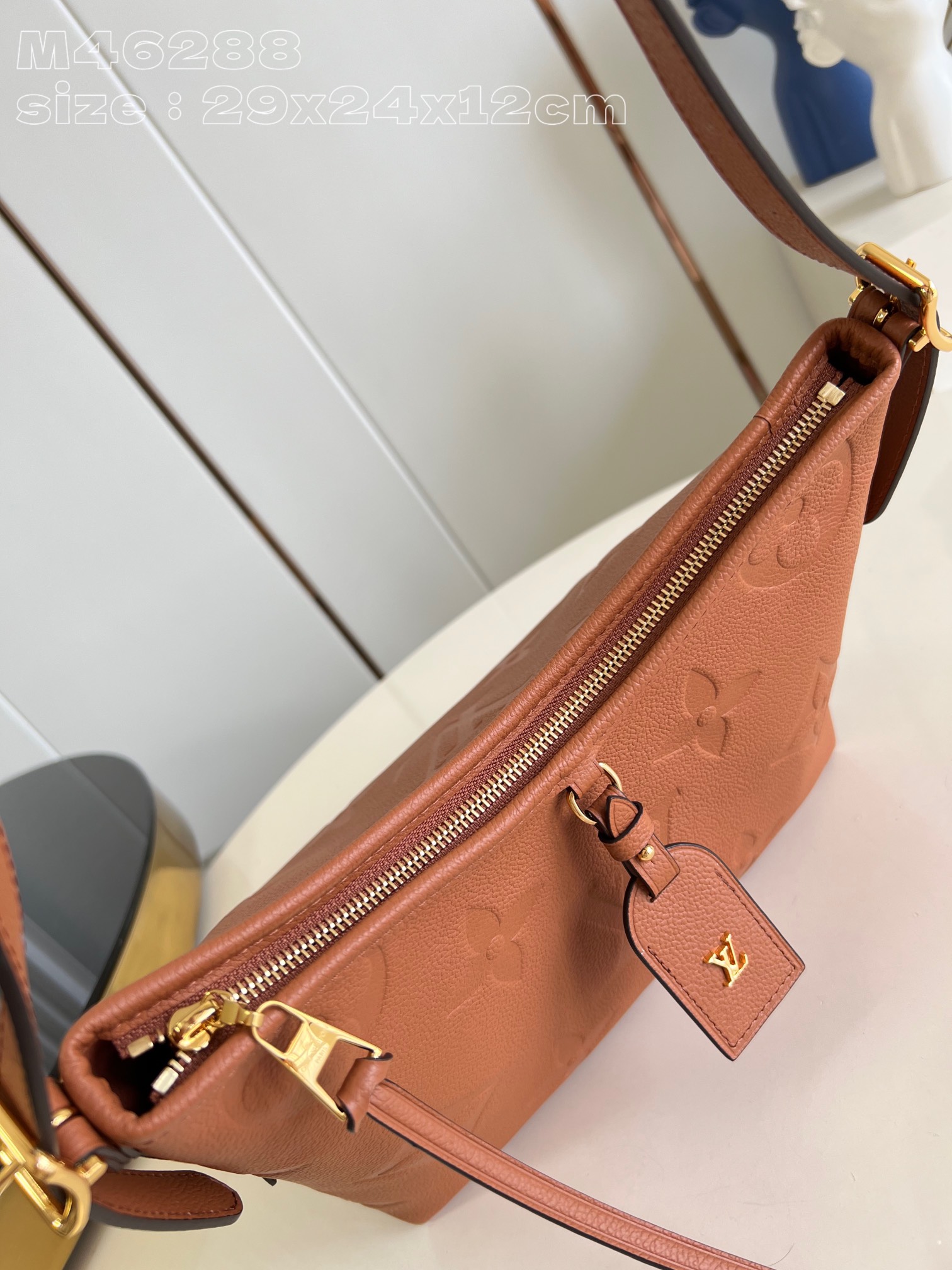 LOUIS VUITTON 2410LV065 