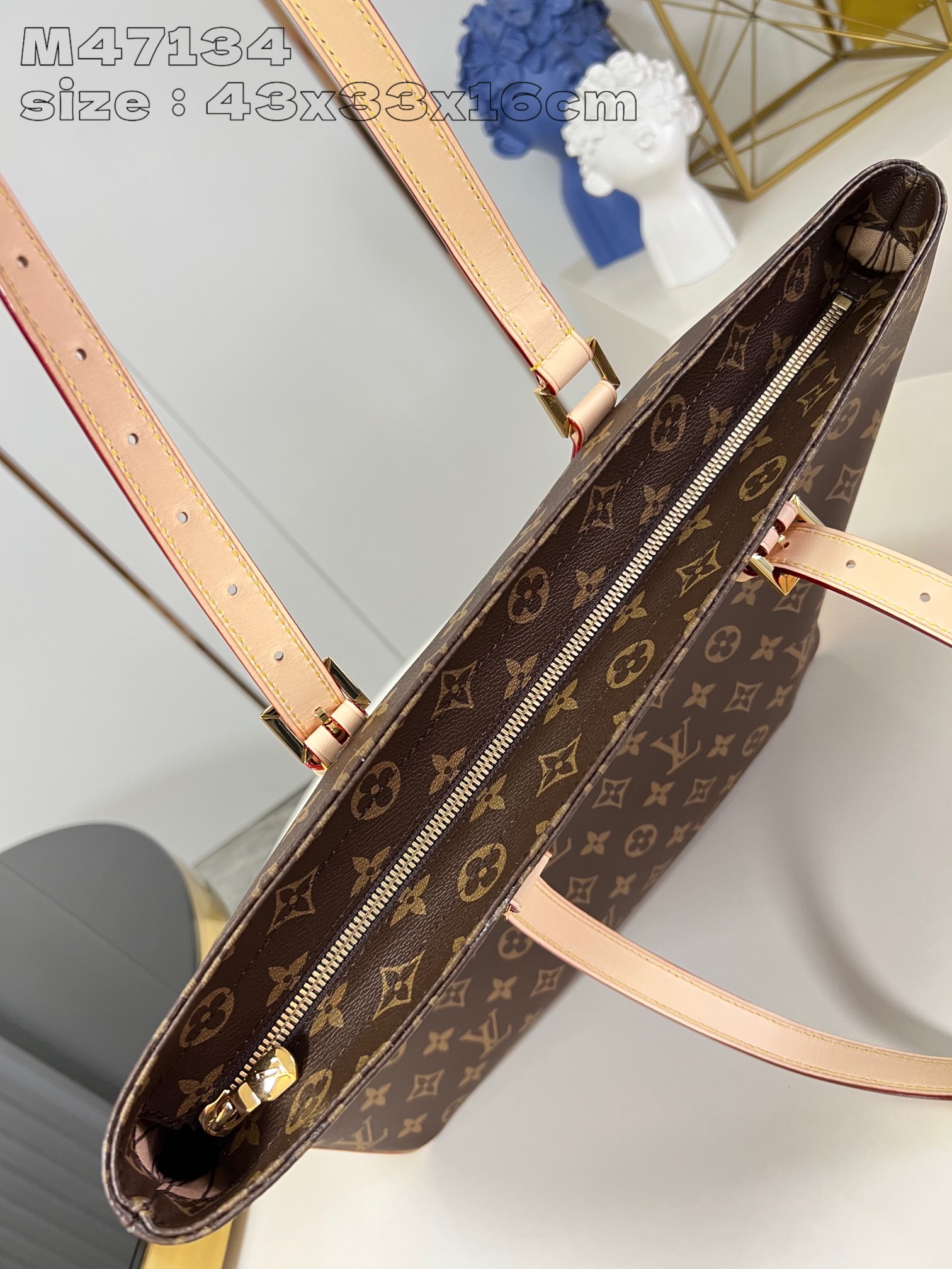 LOUIS VUITTON 2410LV073 