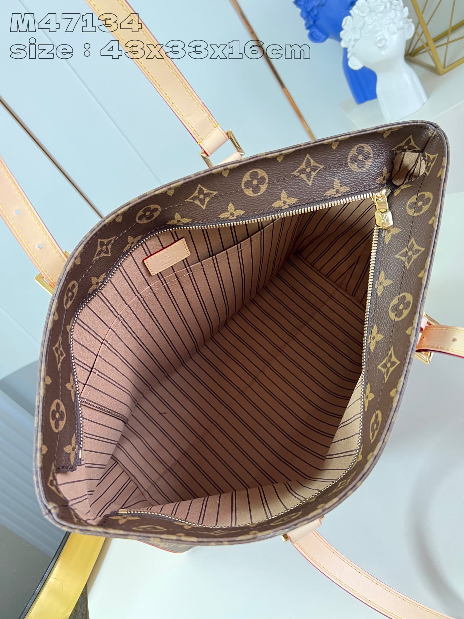 LOUIS VUITTON 2410LV073 