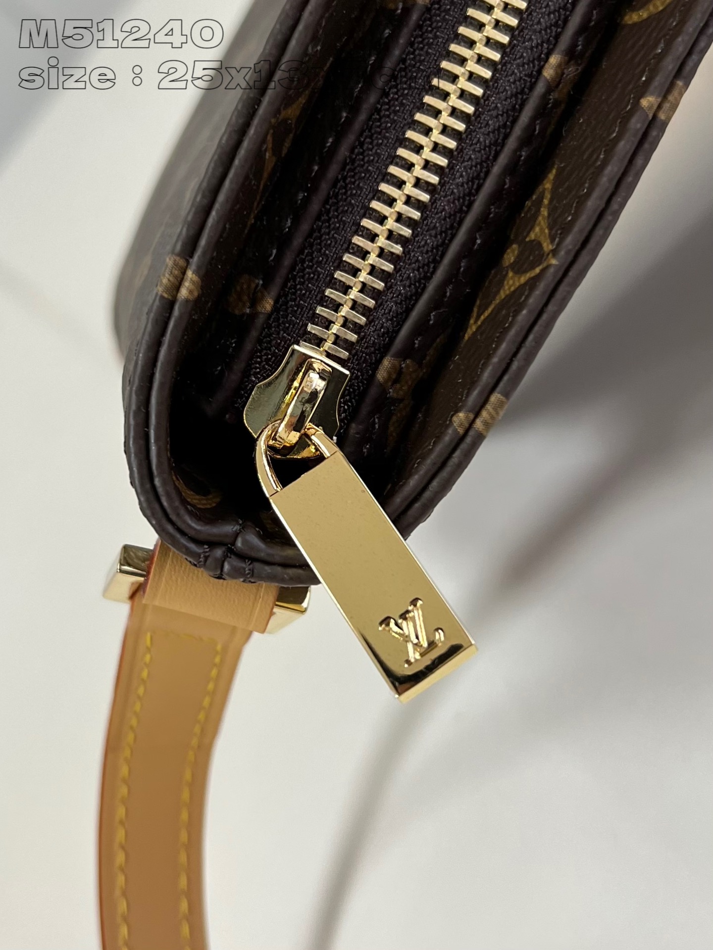 LOUIS VUITTON 2410LV080 