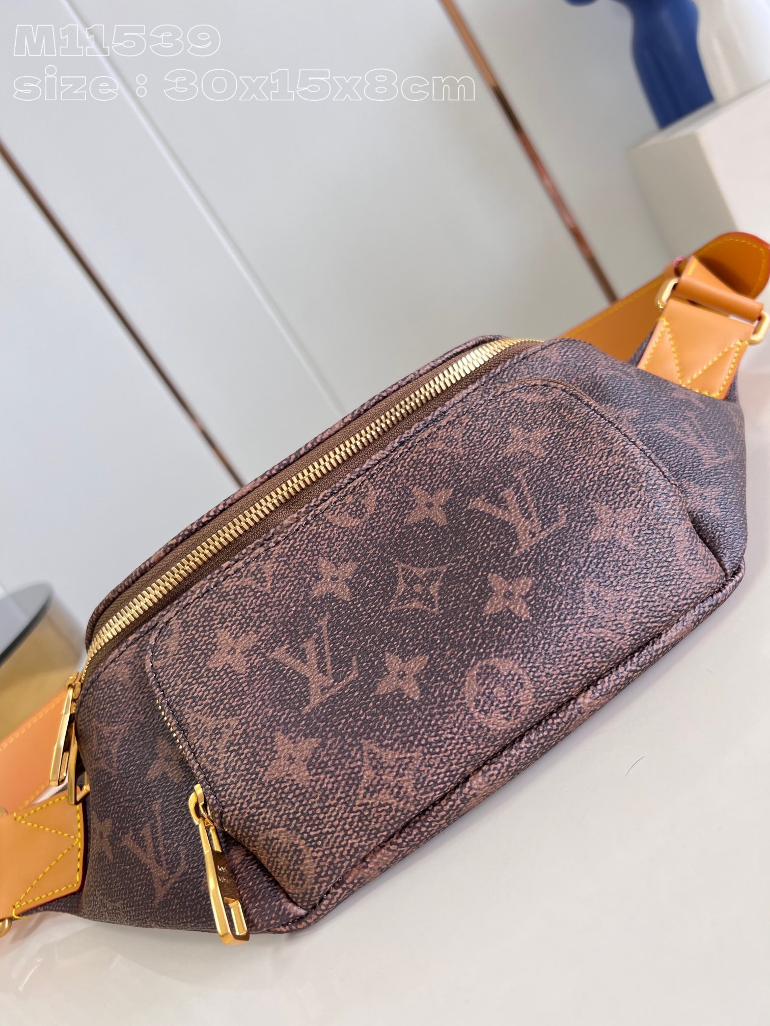 LOUIS VUITTON 2410LV090 