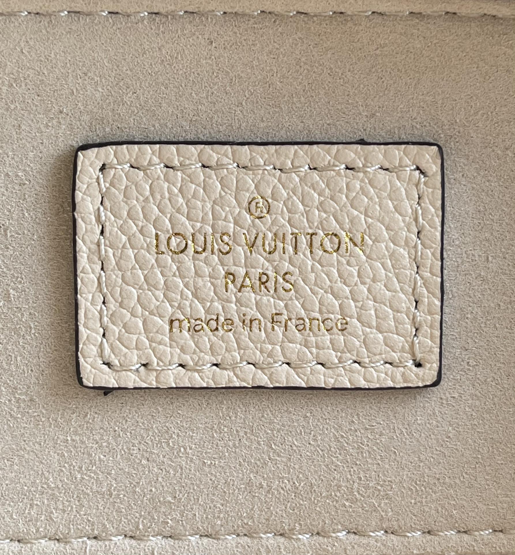 LOUIS VUITTON 2410LV098 