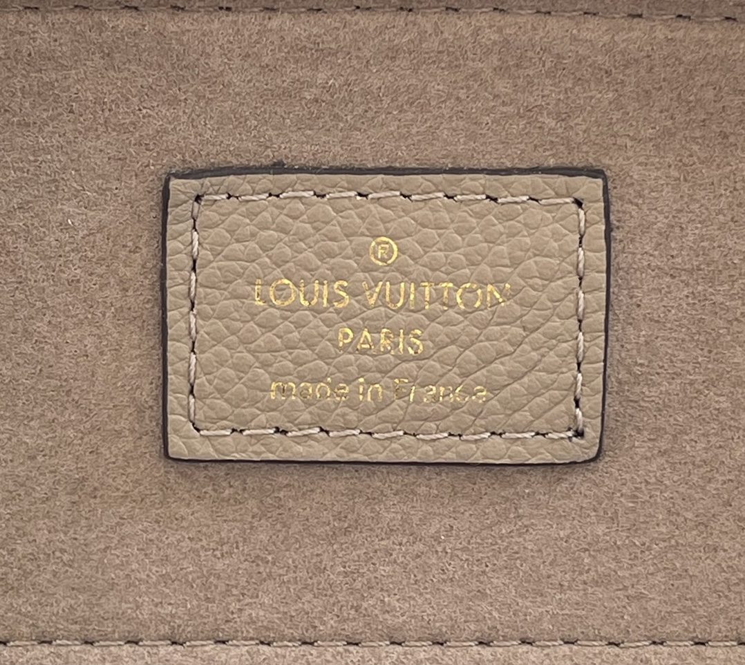 LOUIS VUITTON 2410LV099 