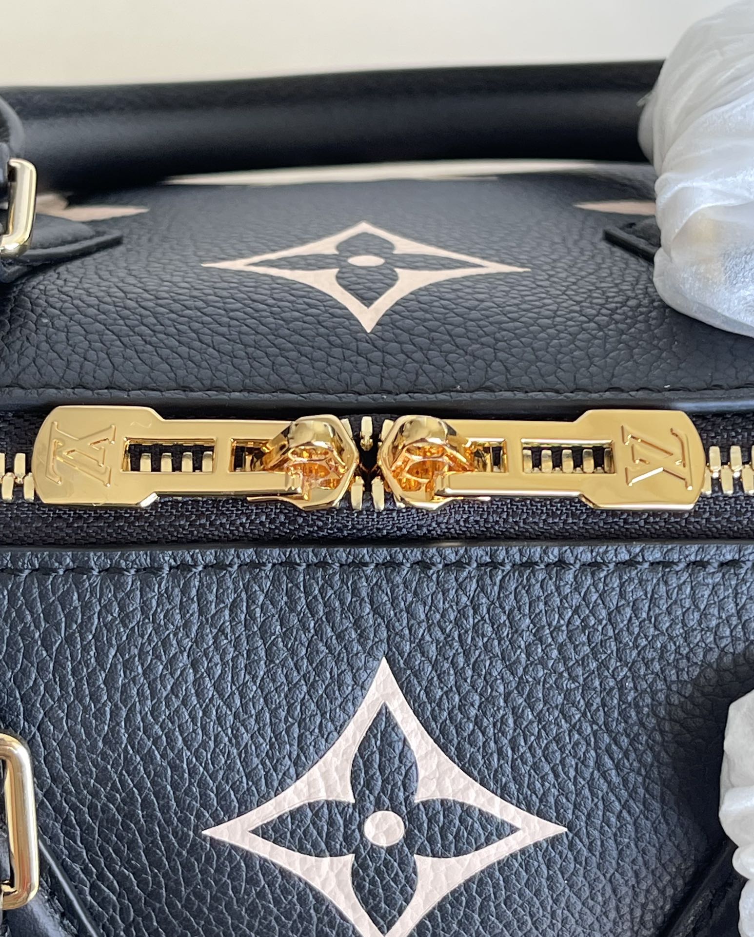 LOUIS VUITTON 2410LV100 