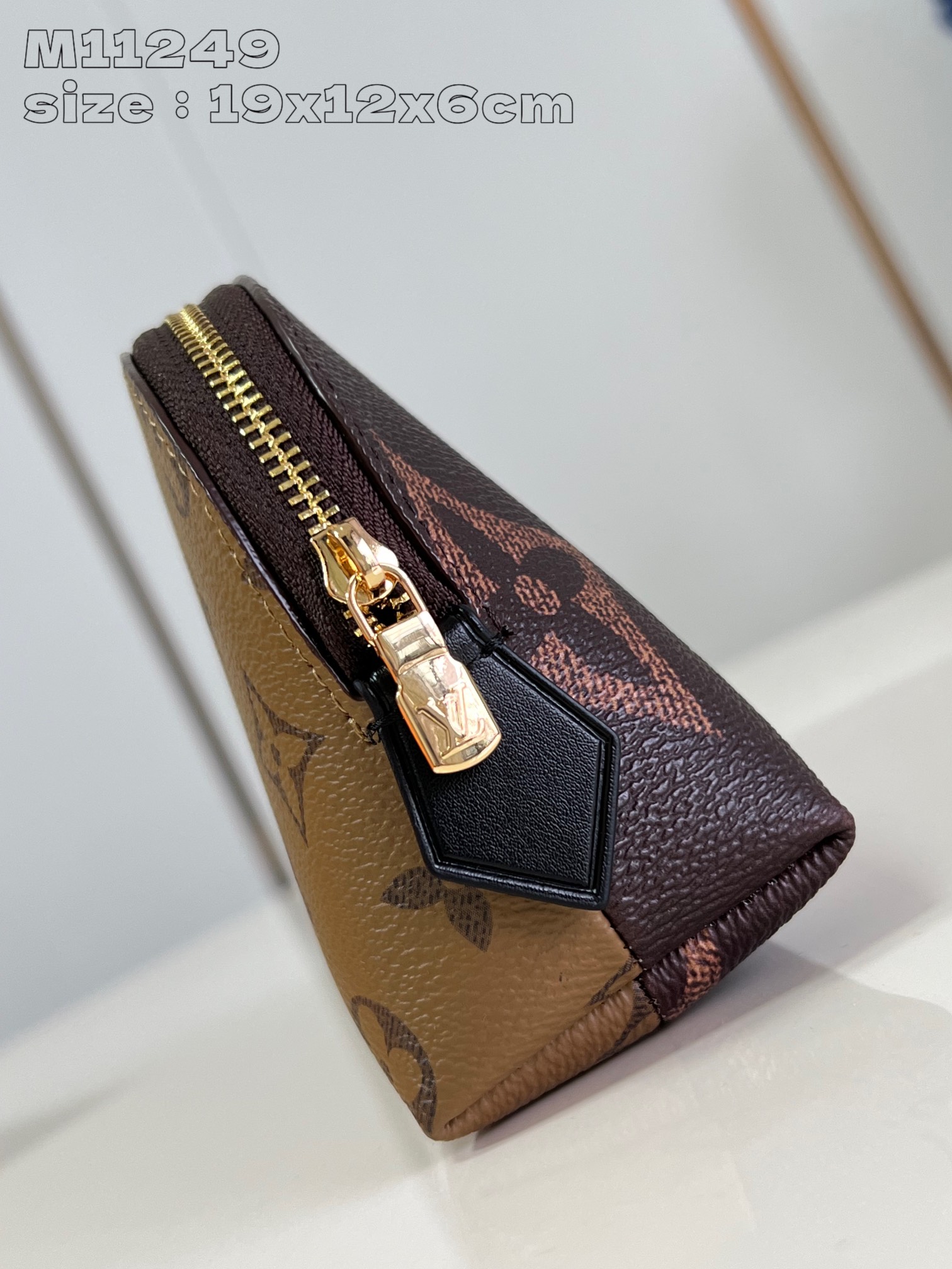 LOUIS VUITTON M11249 Pochette Cosmétique PM