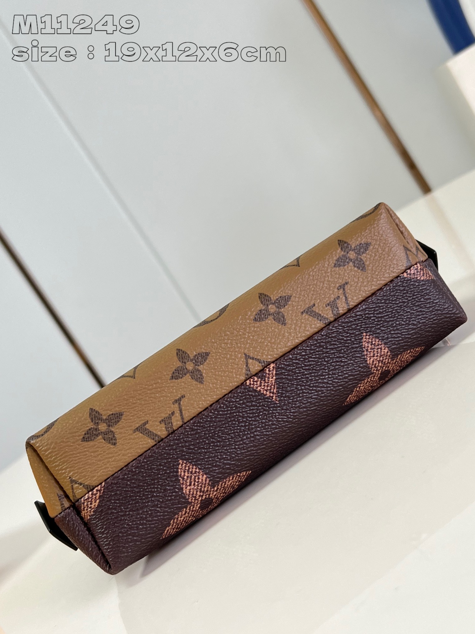 LOUIS VUITTON M11249 Pochette Cosmétique PM