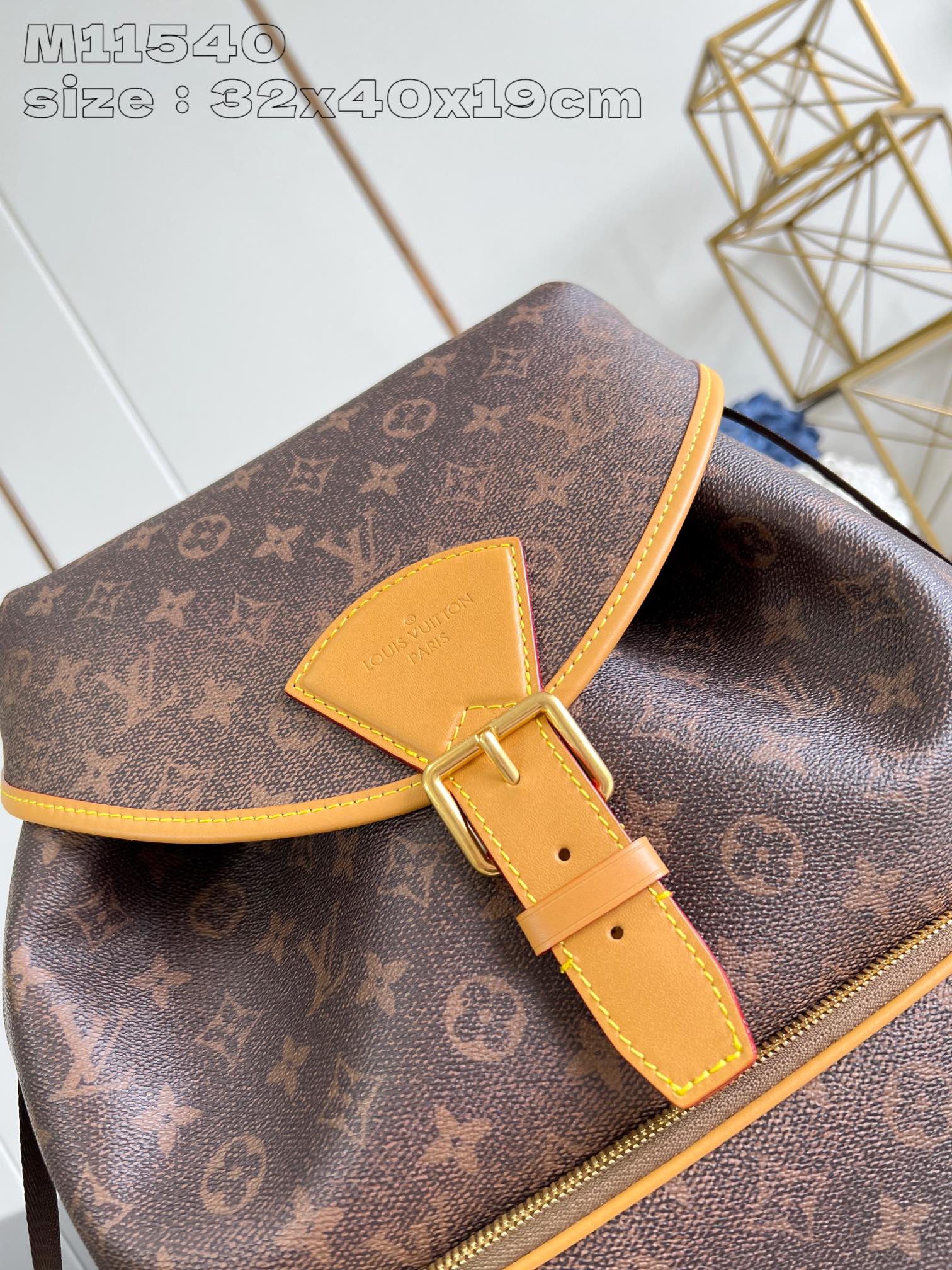 LOUIS VUITTON M11540 Montsouris Backpack