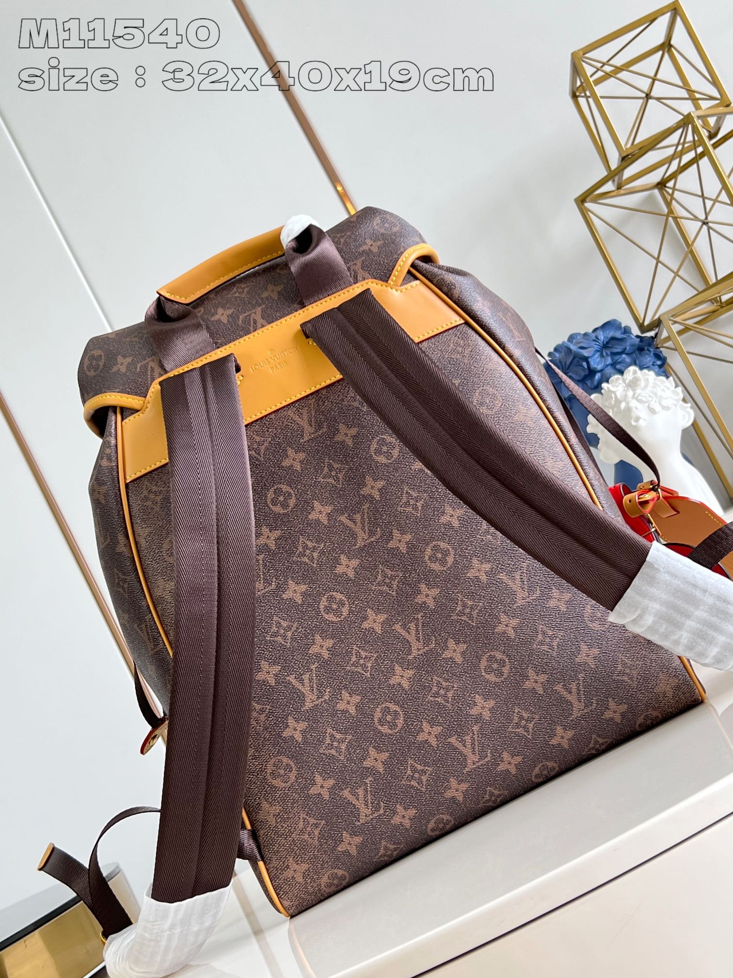 LOUIS VUITTON M11540 Montsouris Backpack