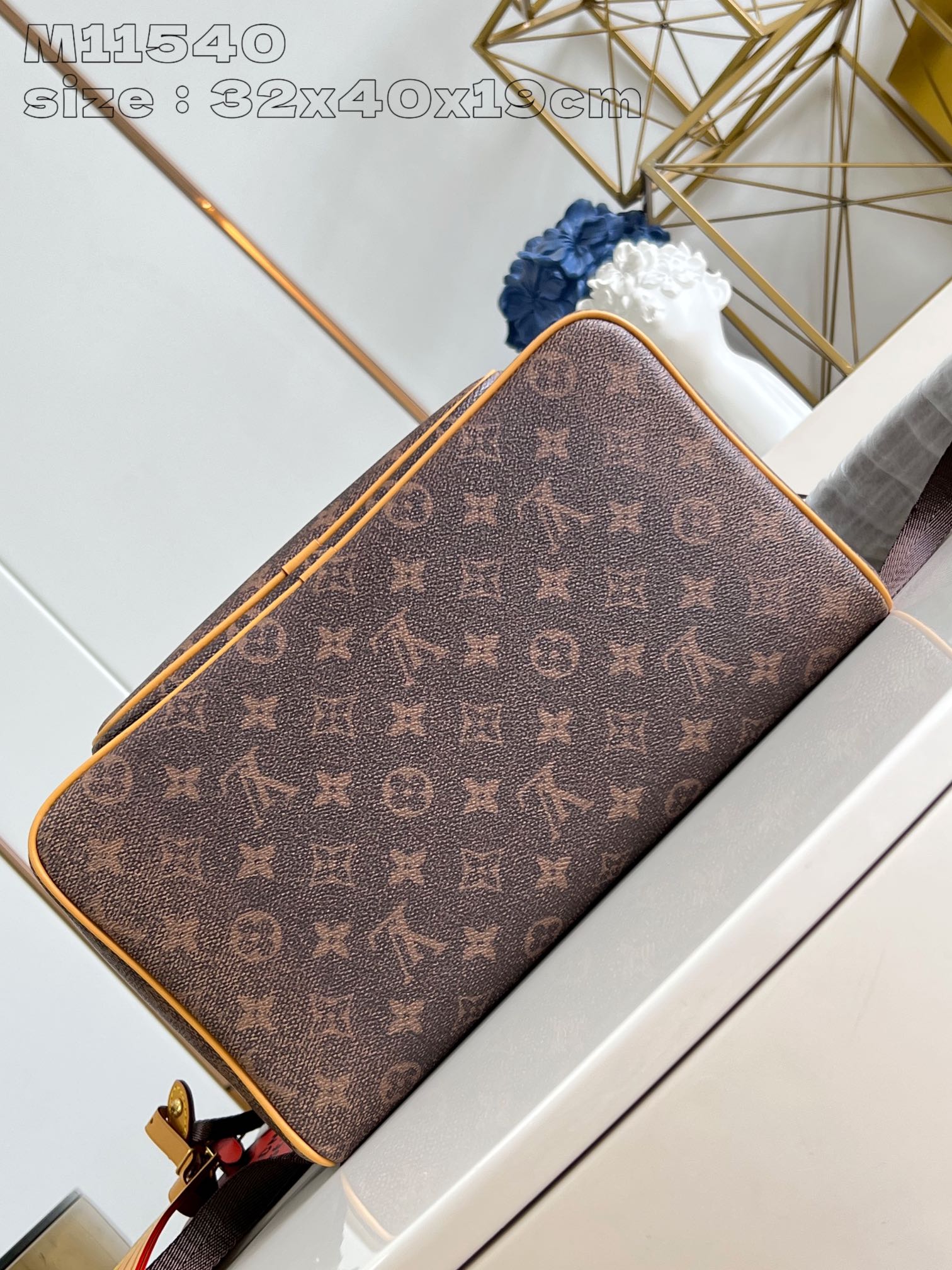 LOUIS VUITTON M11540 Montsouris Backpack