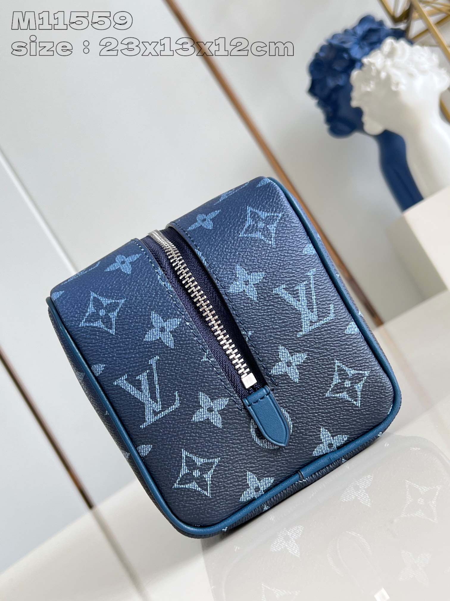 LOUIS VUITTON M11559 Locker Dopp Kit