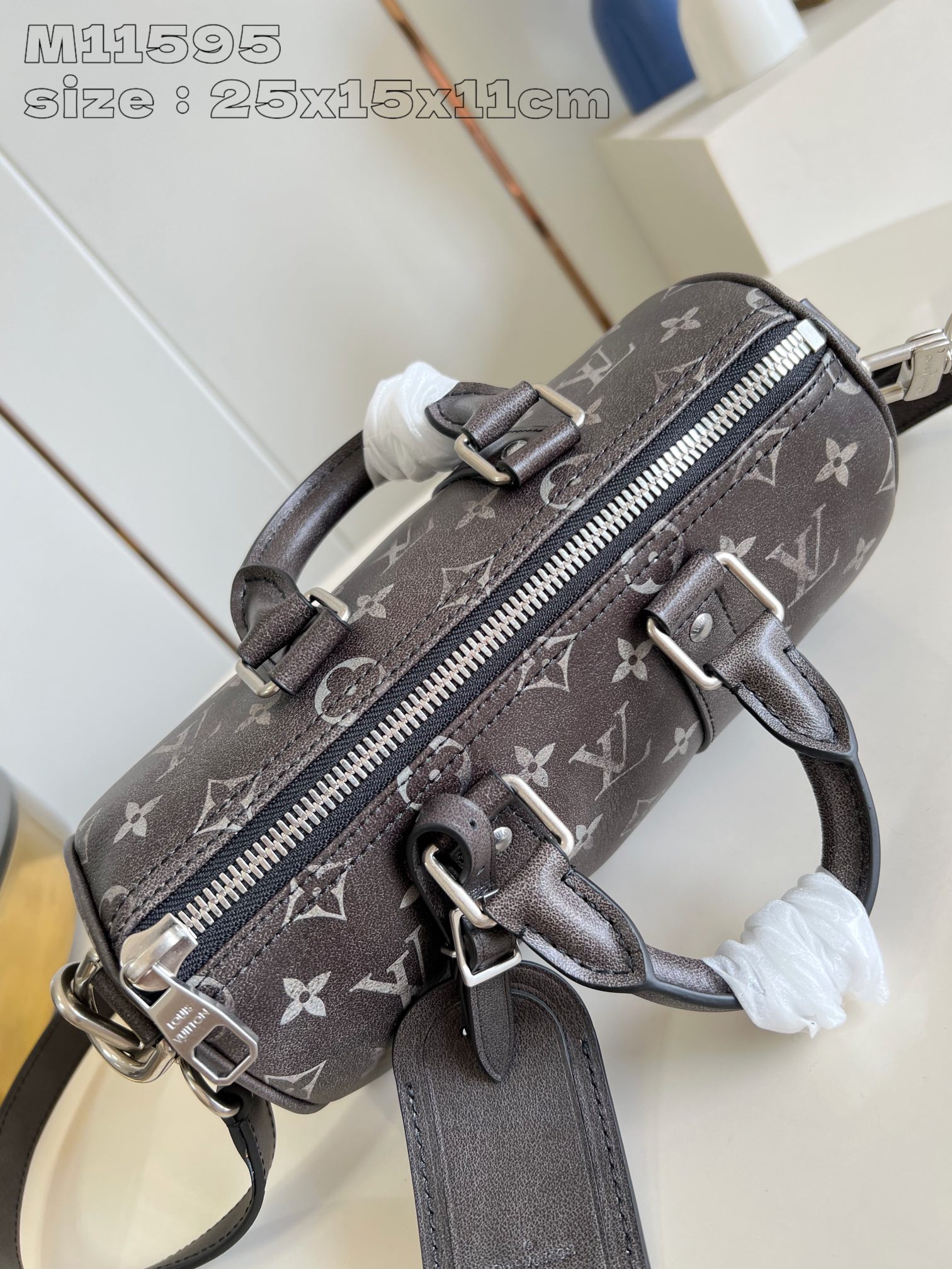 LOUIS VUITTON M11595 Keepall Bandoulière 25