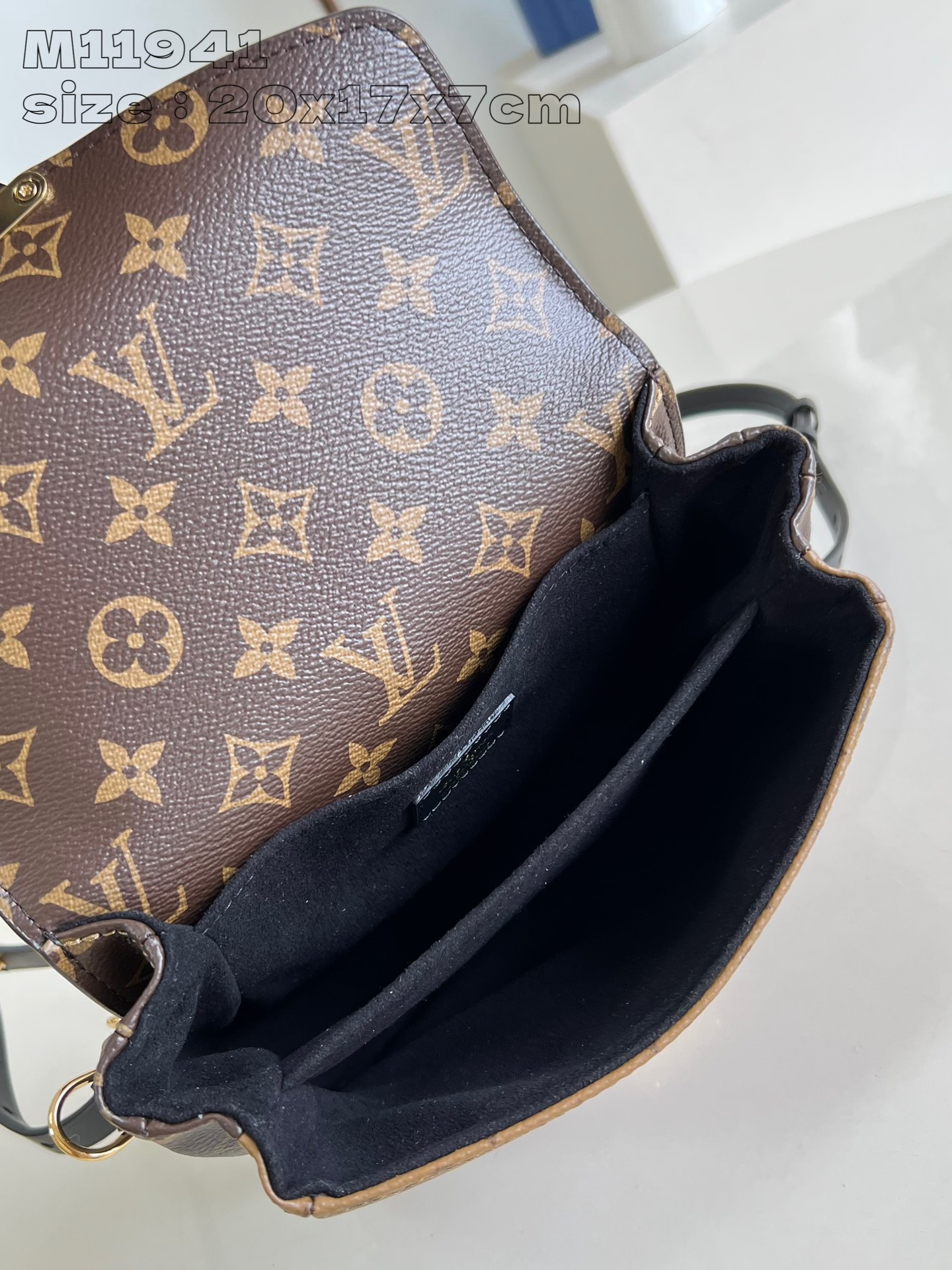 LOUIS VUITTON M11941 Pochette Métis Backpack