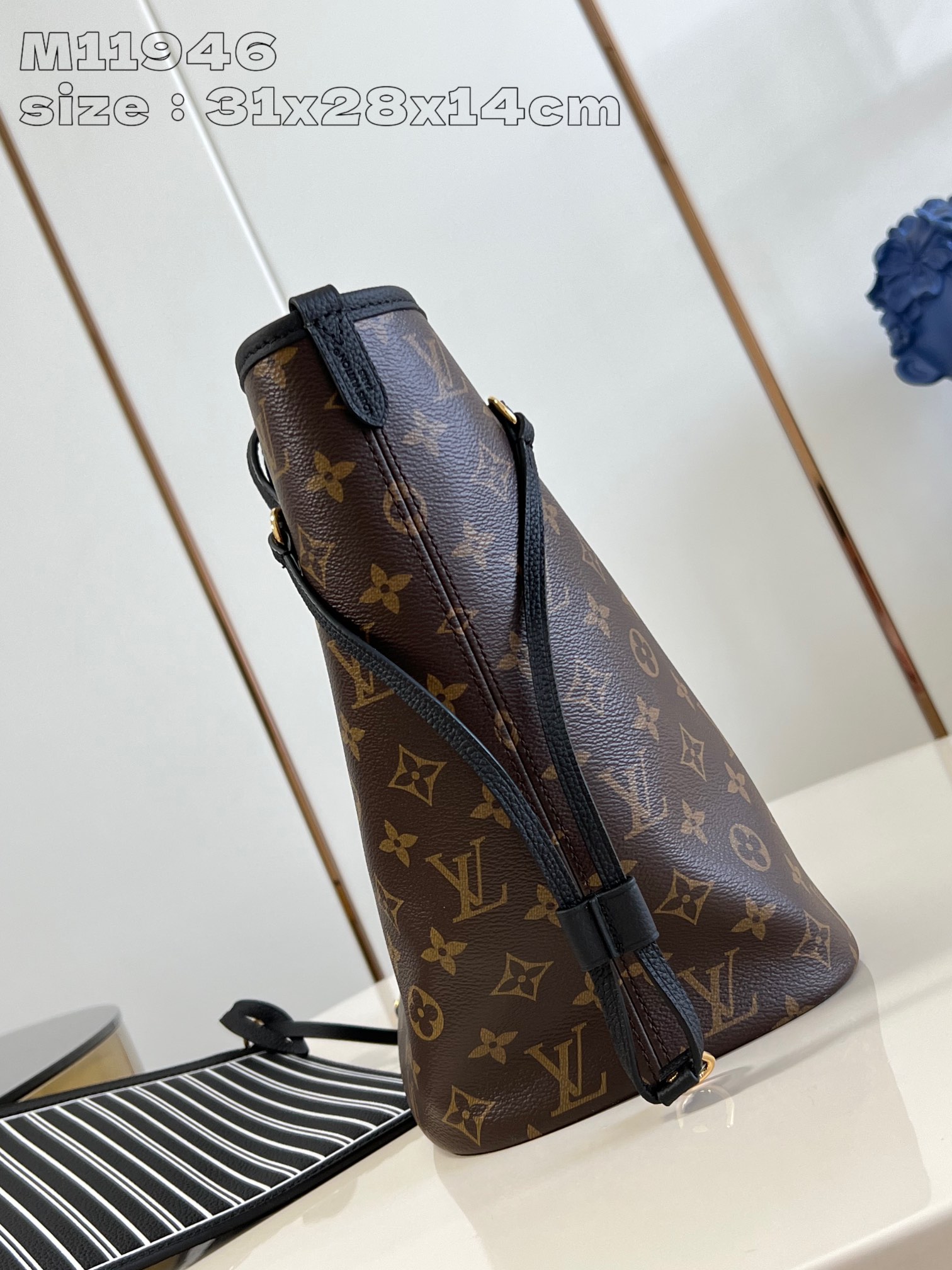 LOUIS VUITTON M11946 Neverfull Inside Out MM