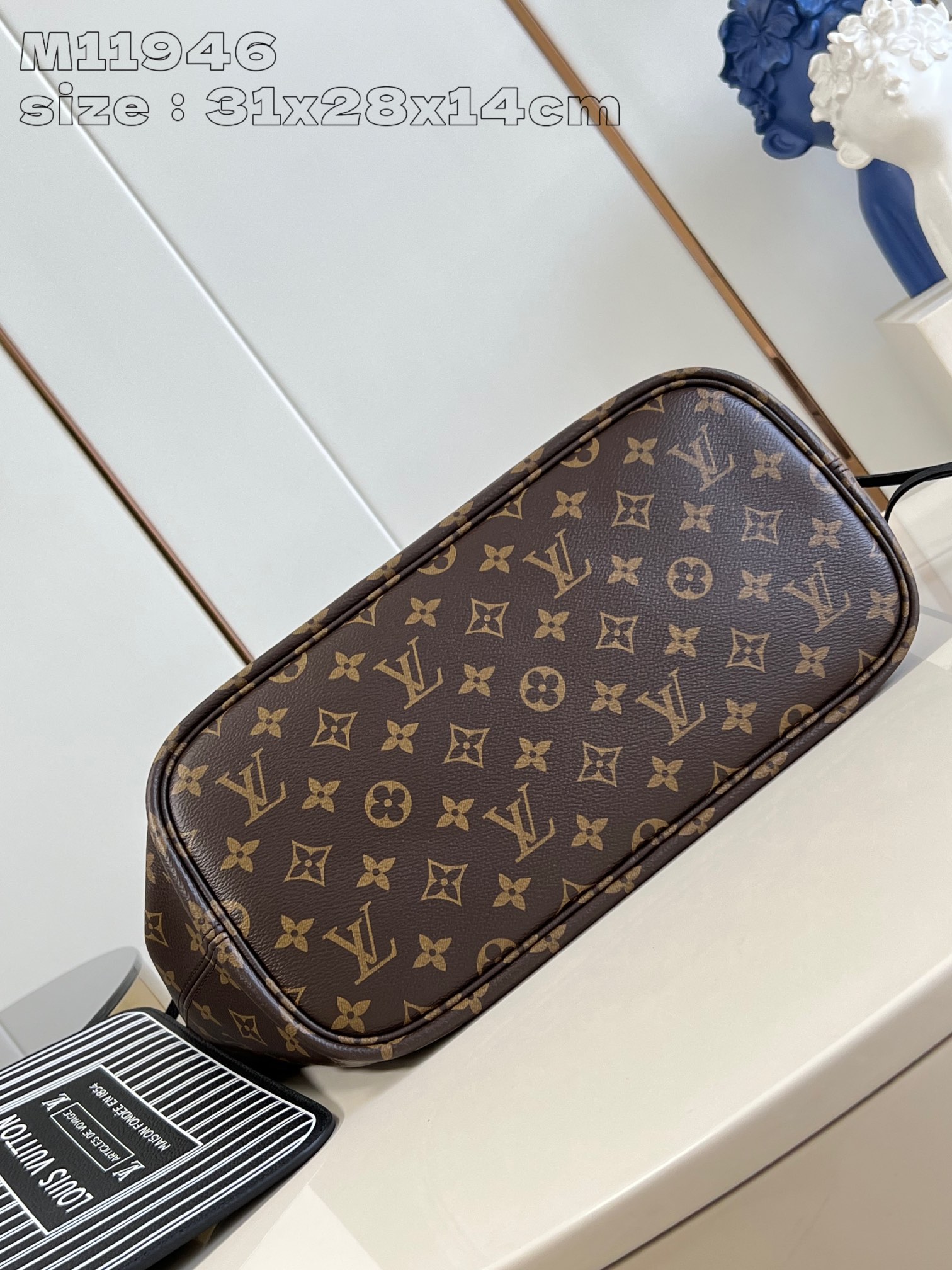 LOUIS VUITTON M11946 Neverfull Inside Out MM