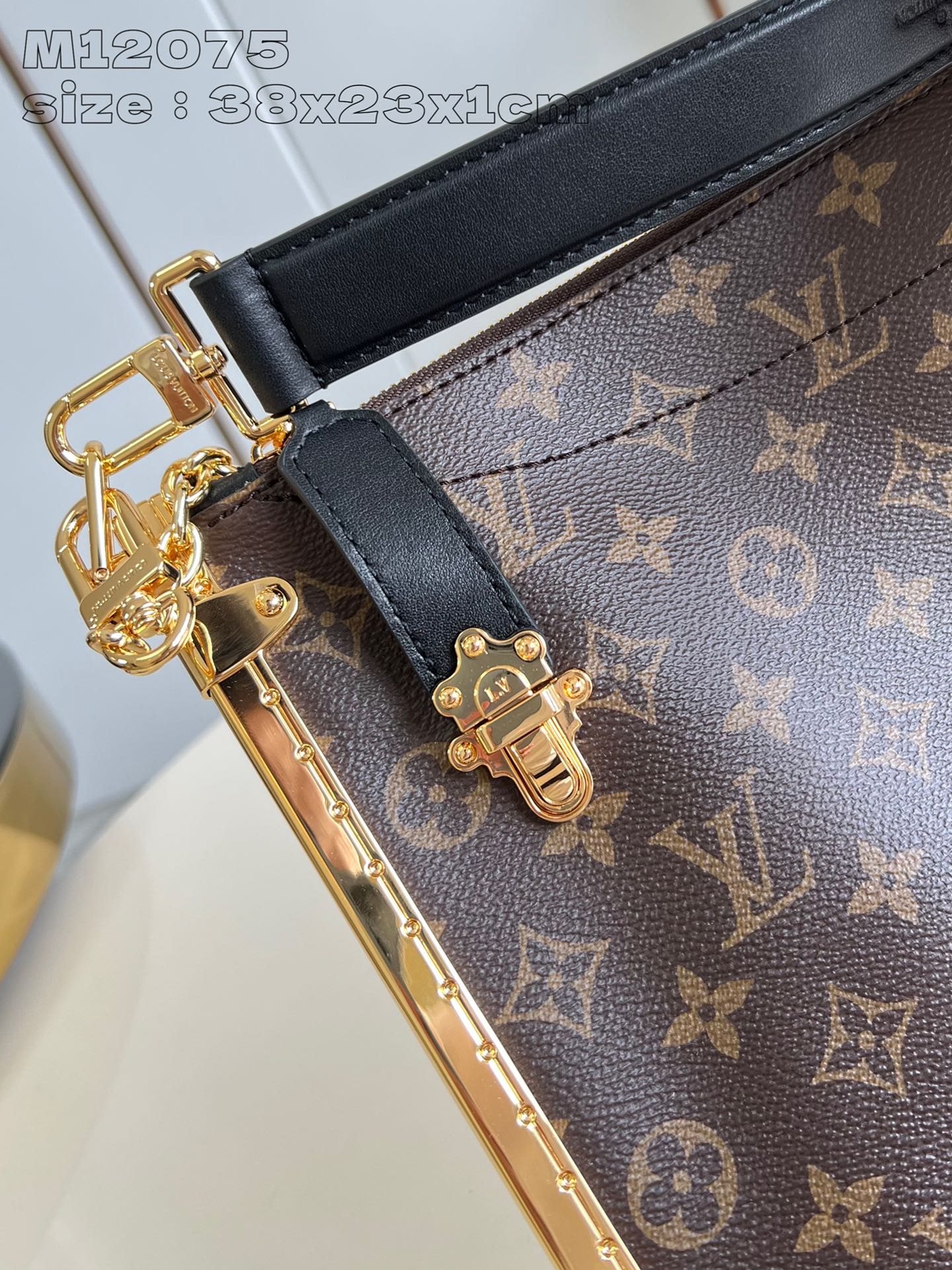 LOUIS VUITTON M12075 Lucky Trunk