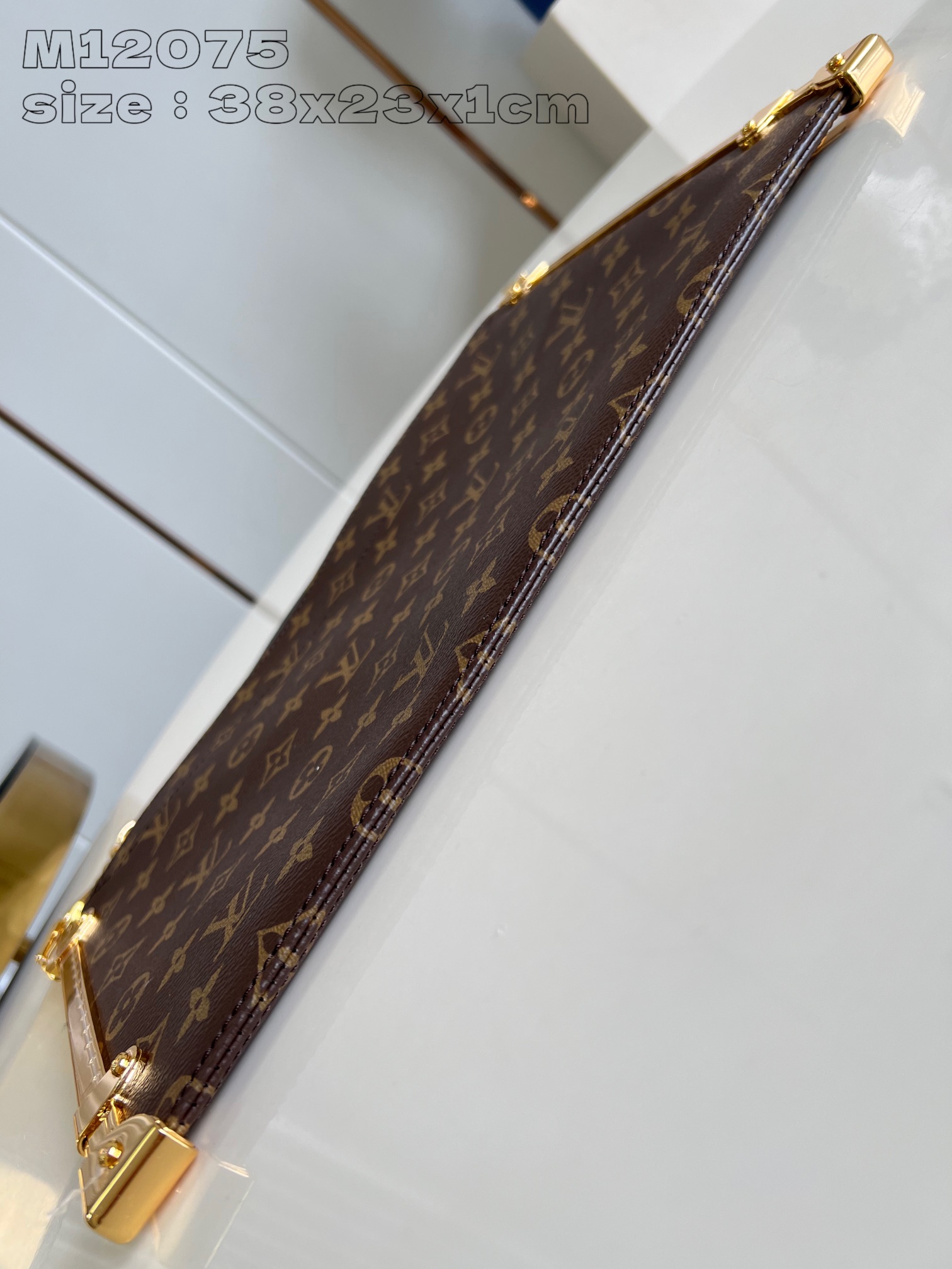 LOUIS VUITTON M12075 Lucky Trunk