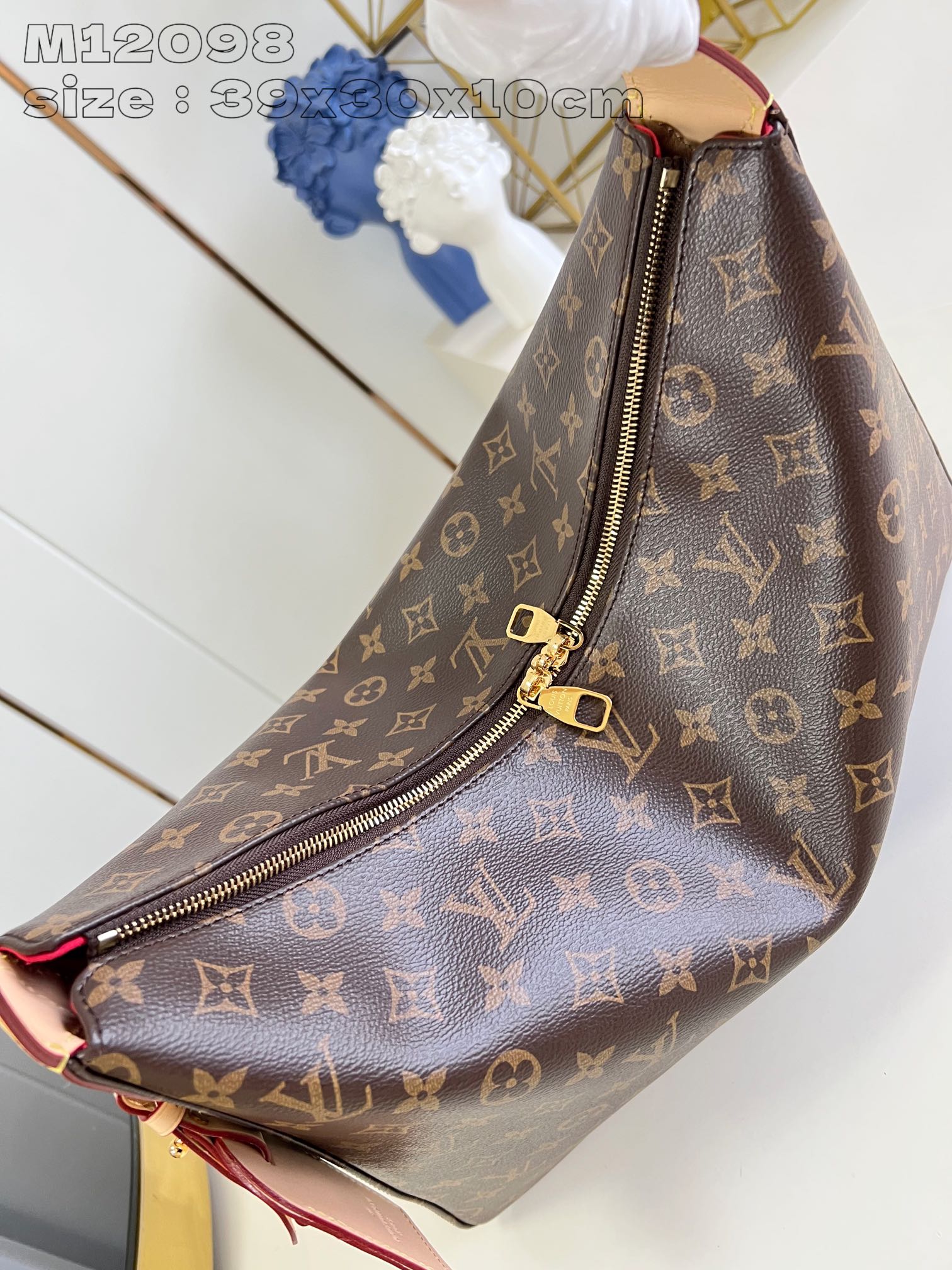 LOUIS VUITTON M12098 Slouchy MM