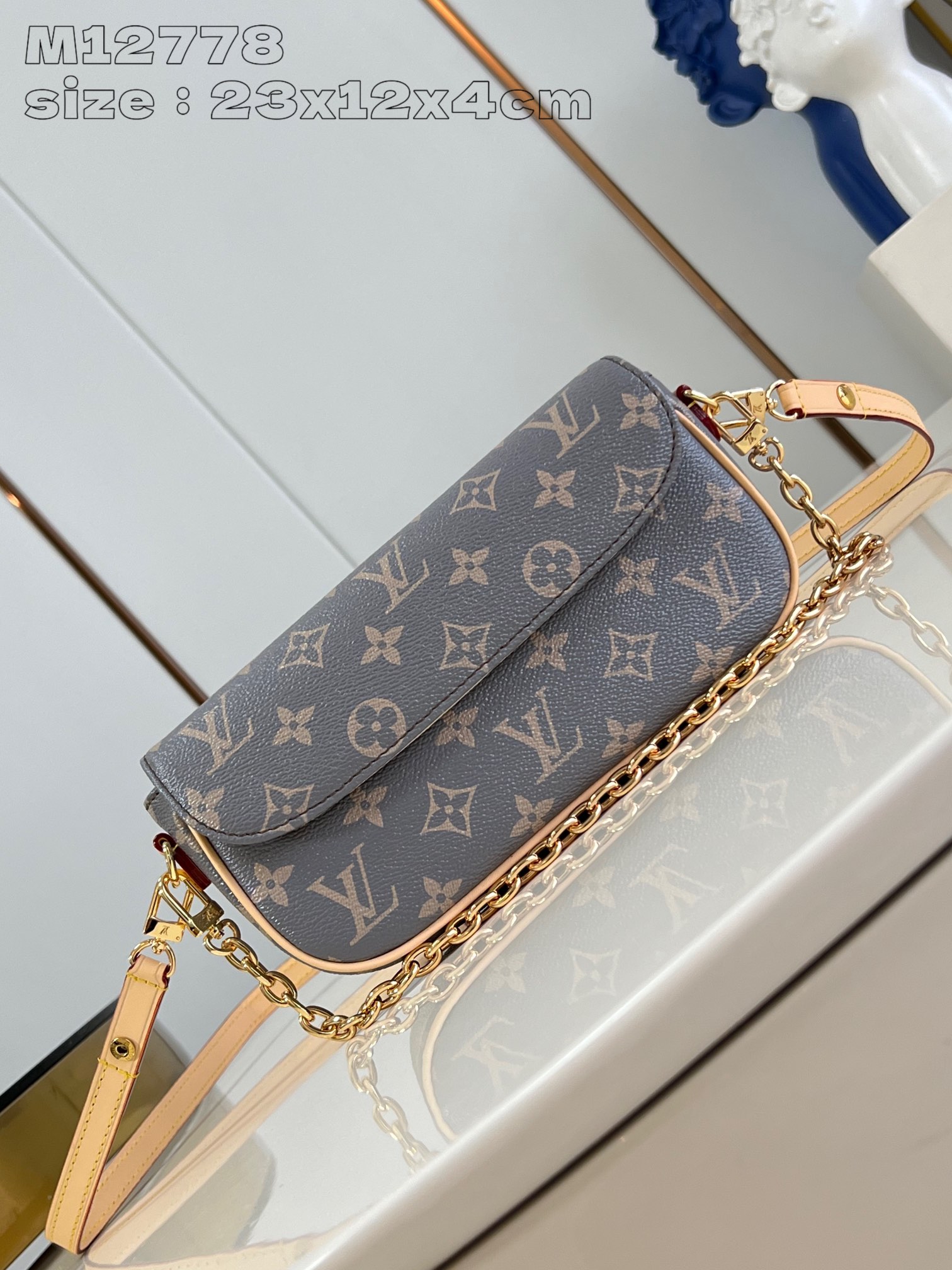 LOUIS VUITTON M12778 Wallet on Chain Ivy