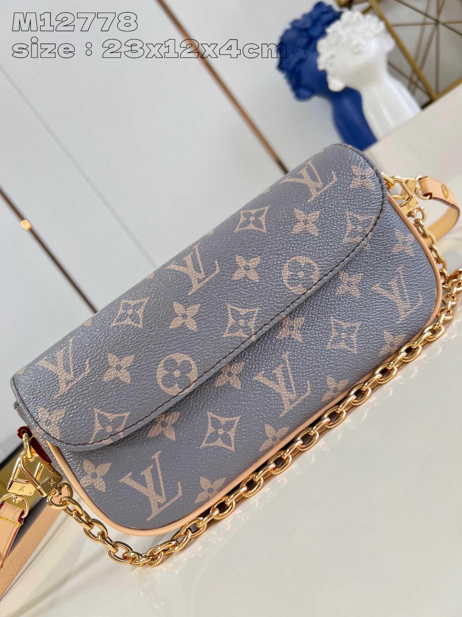 LOUIS VUITTON M12778 Wallet on Chain Ivy