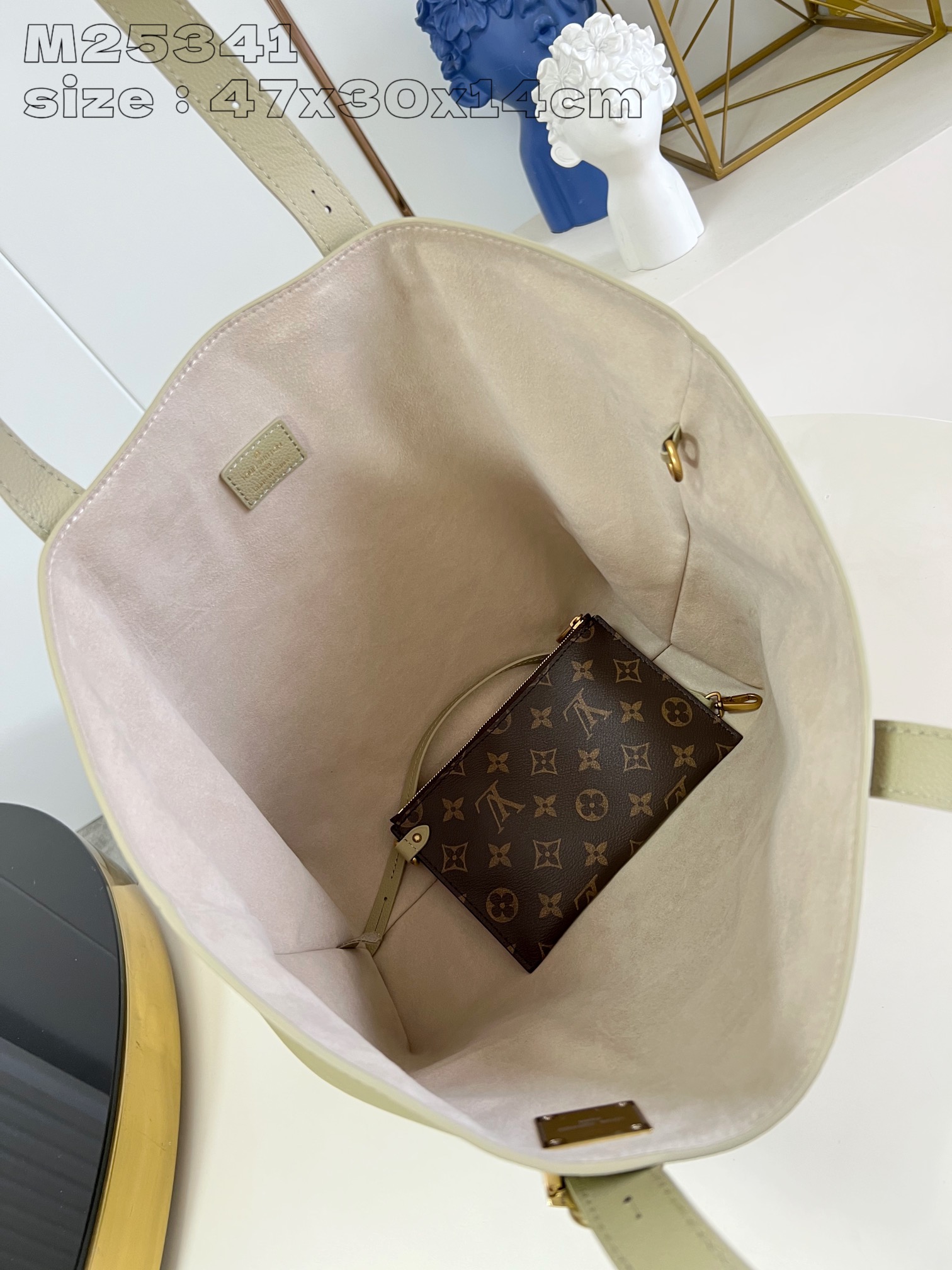 LOUIS VUITTON M25343 Low Key Cabas MM