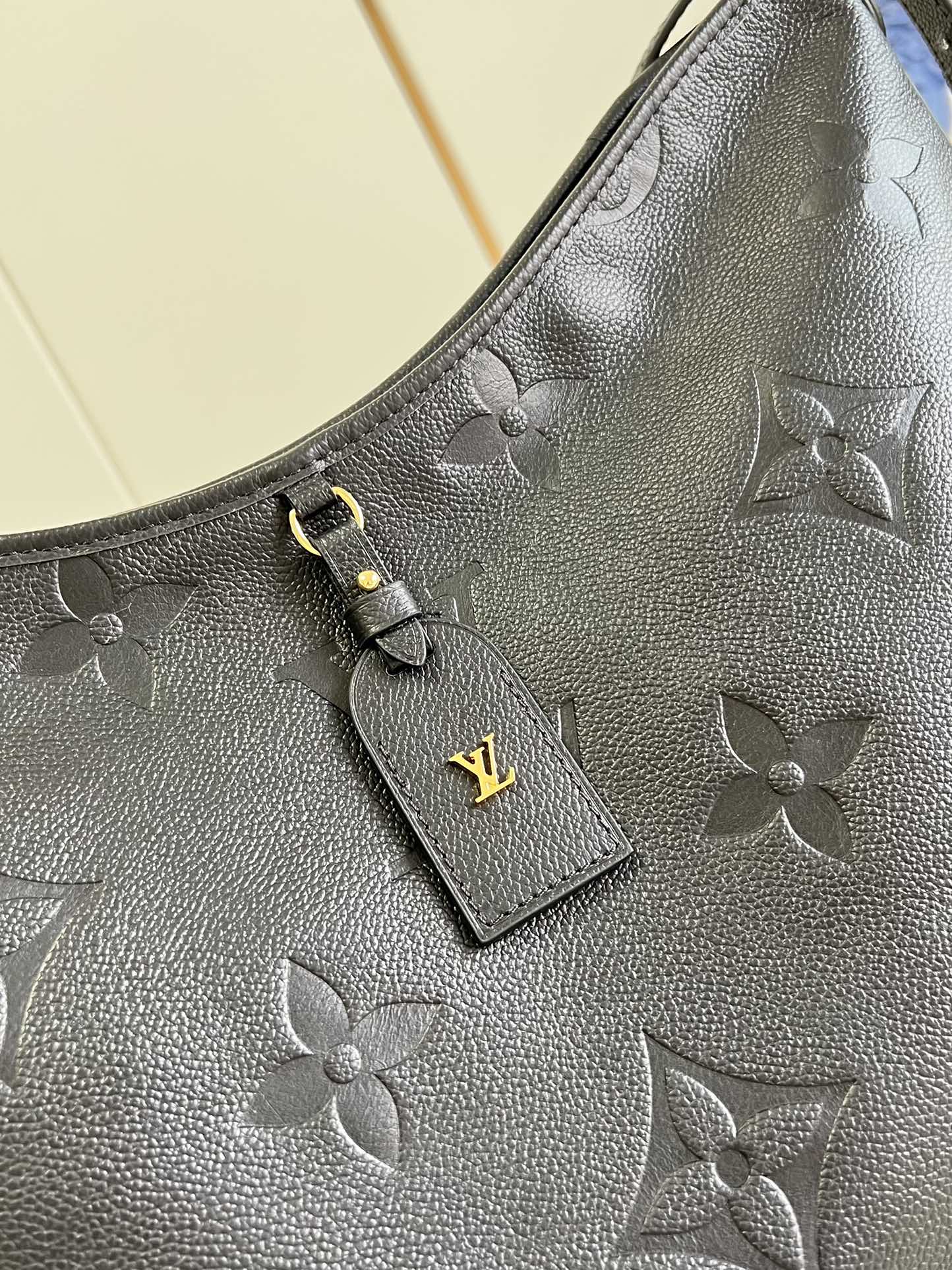 LOUIS VUITTON M46289 CarryAll MM