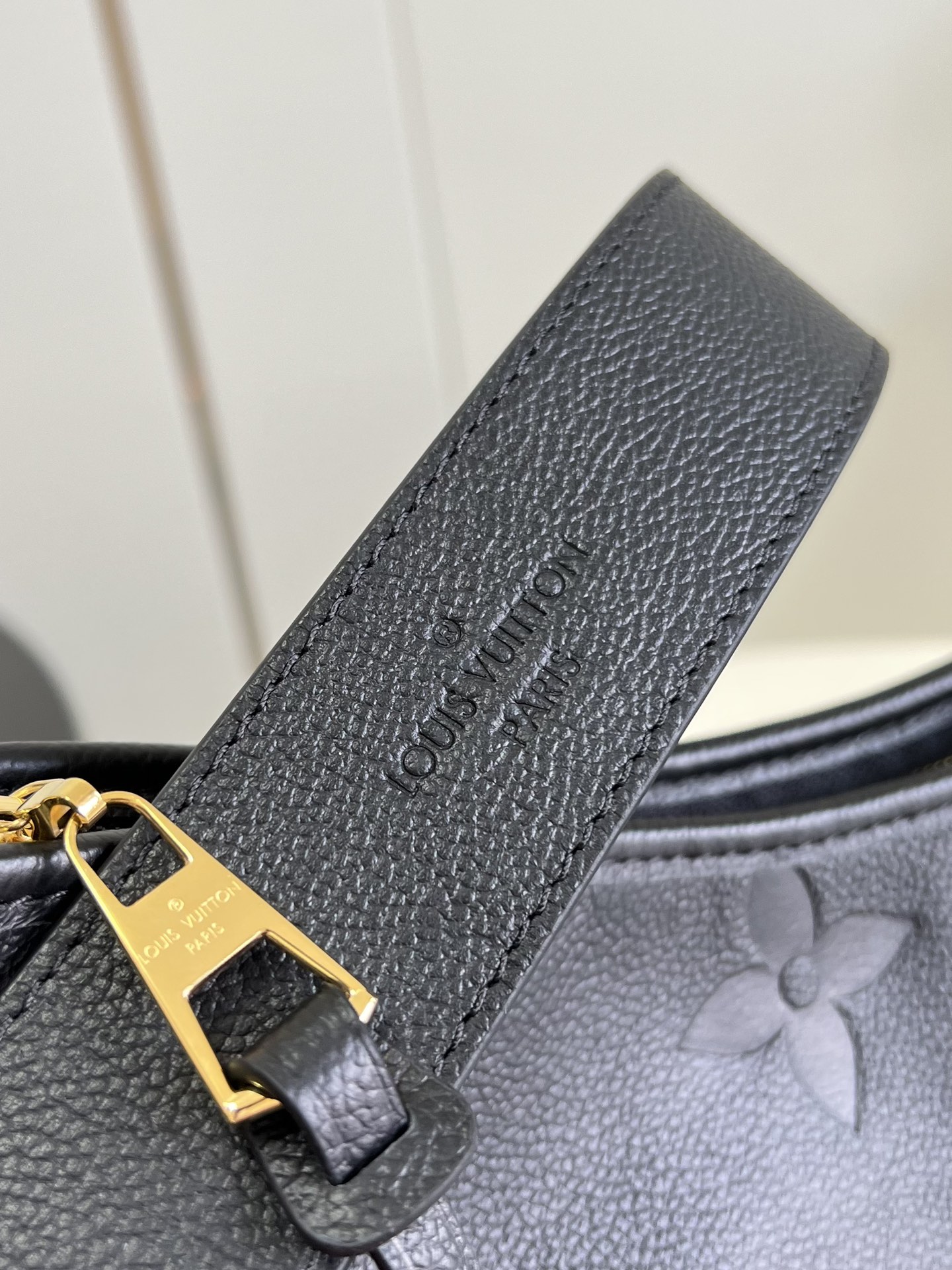 LOUIS VUITTON M46289 CarryAll MM