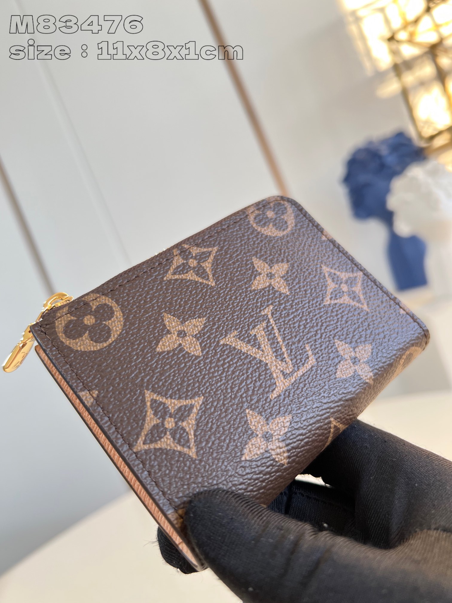 LOUIS VUITTON M83476 Noa Compact Wallet